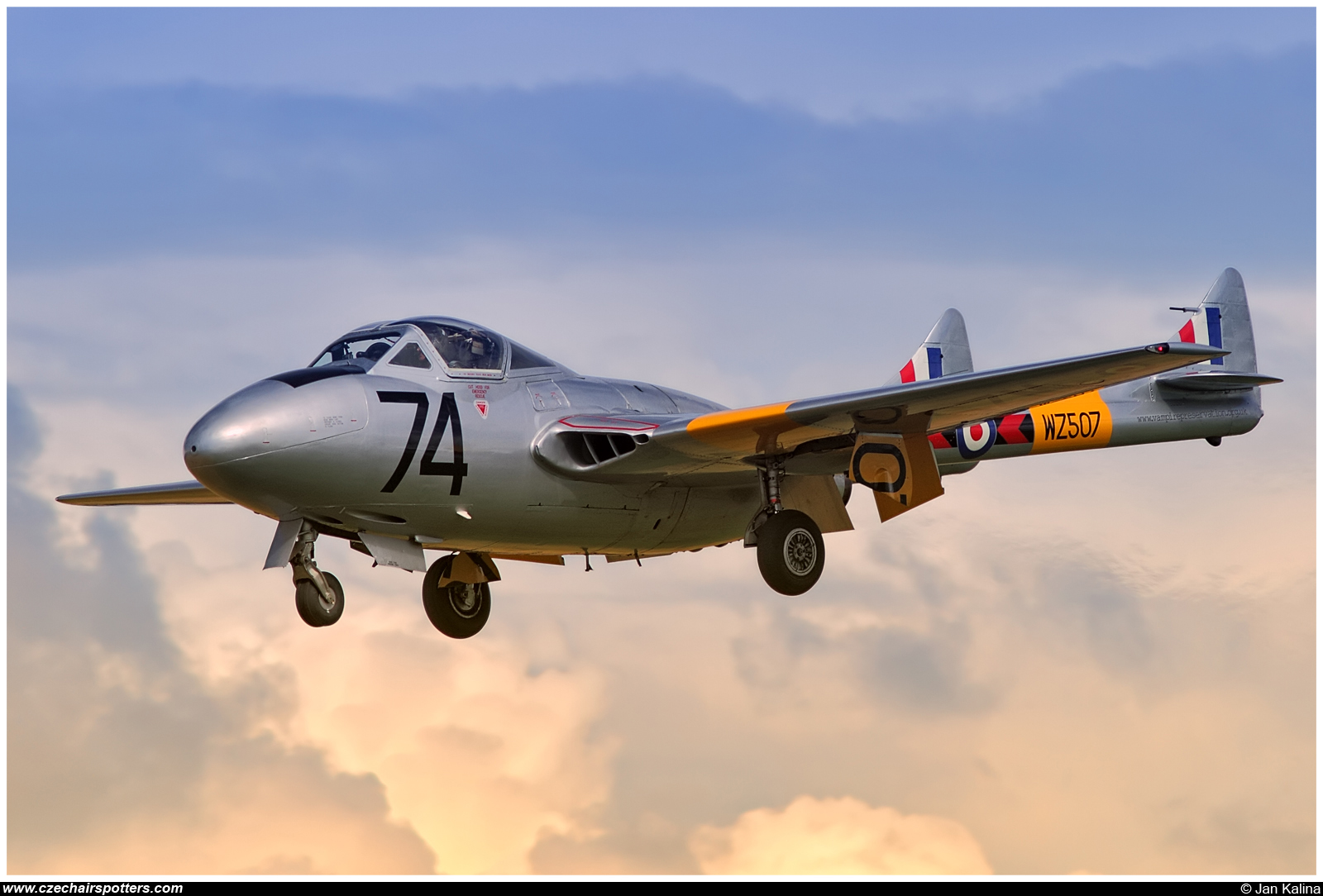 private – De Havilland Vampire T.11 (DH-115)  G-VTII / WZ507/74