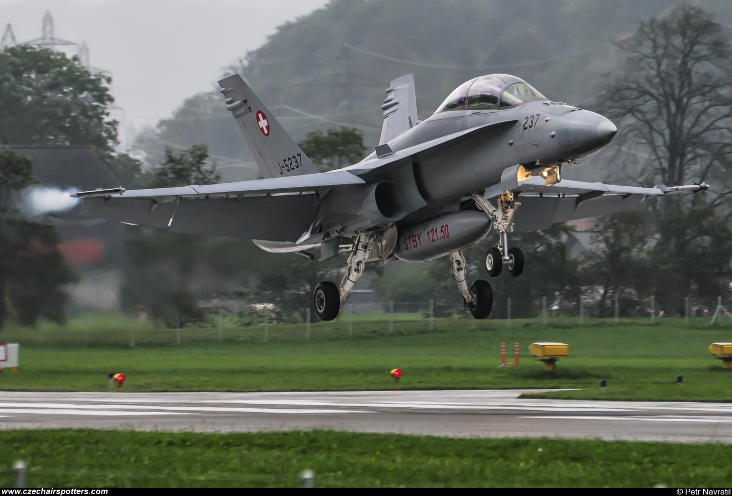 Switzerland - Air Force – McDonnell Douglas F/A-18D Hornet J-5237