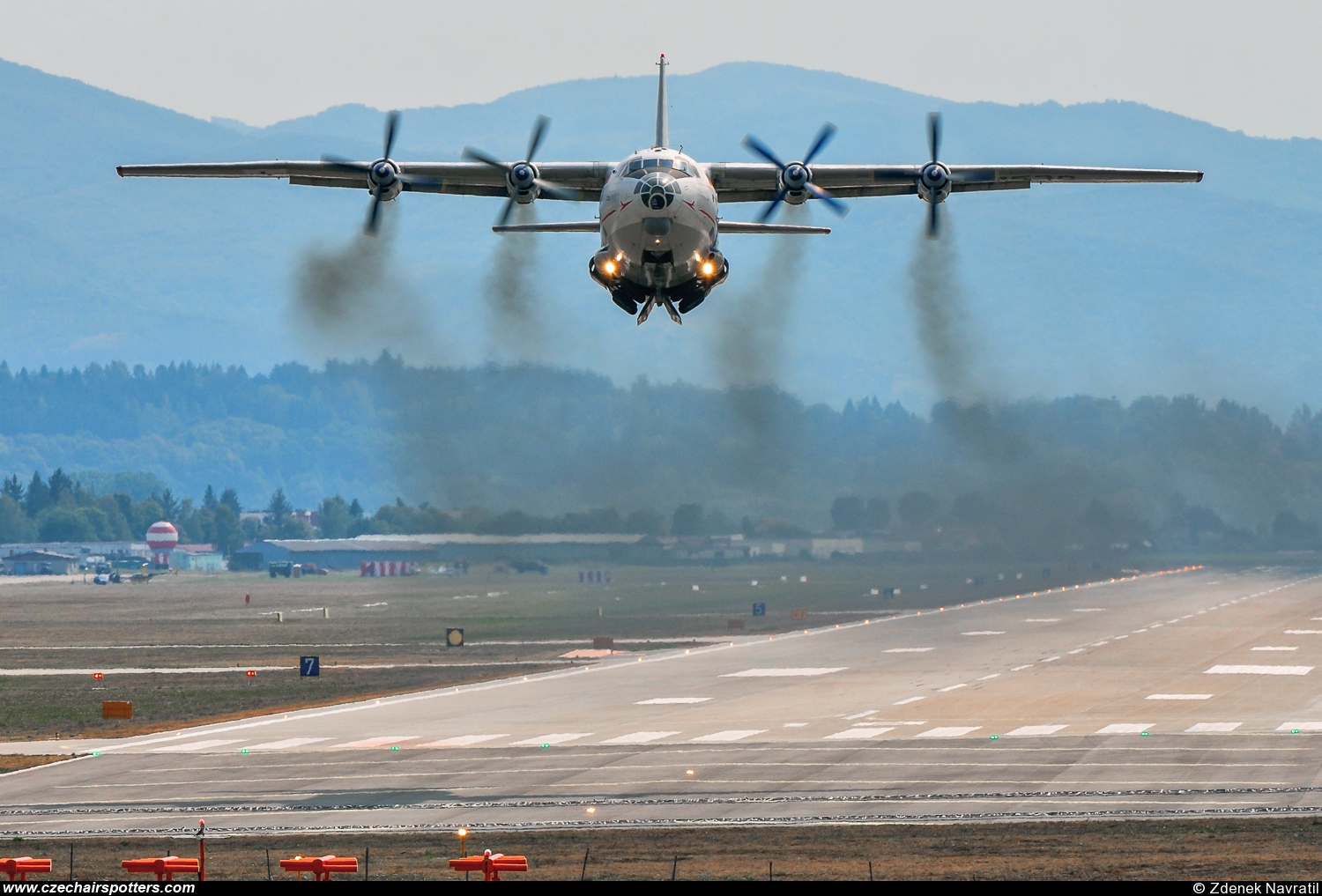 Russia - Air Force – Antonov An-12B Cub 11529
