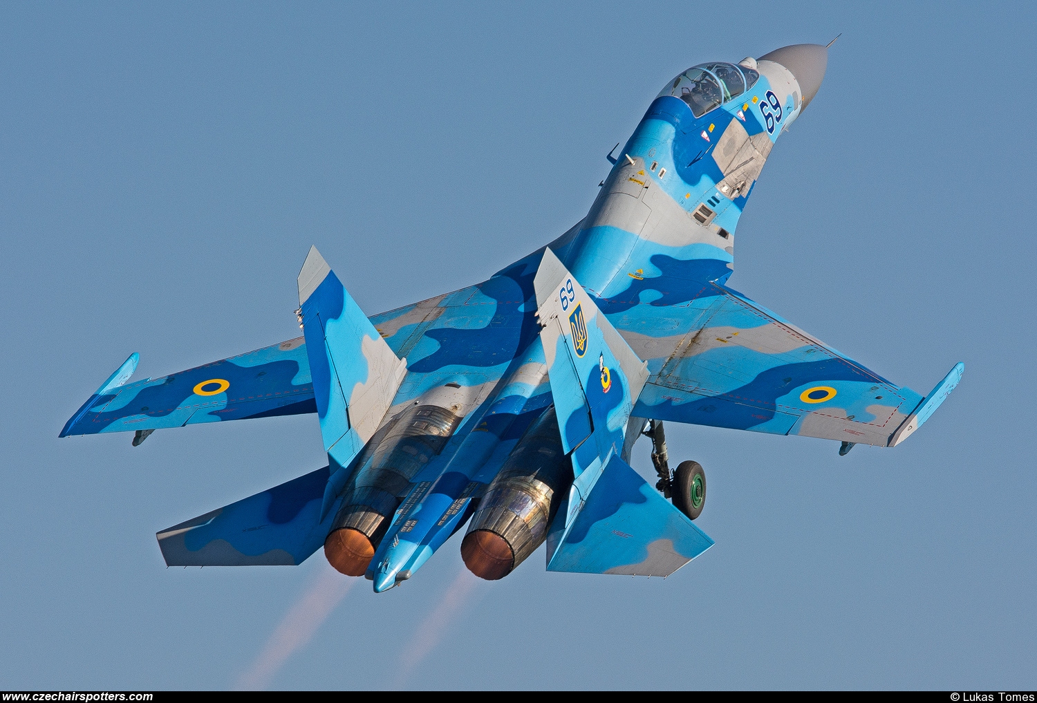 Ukraine - Air Force – Sukhoi Su-27 UB Flanker C 69
