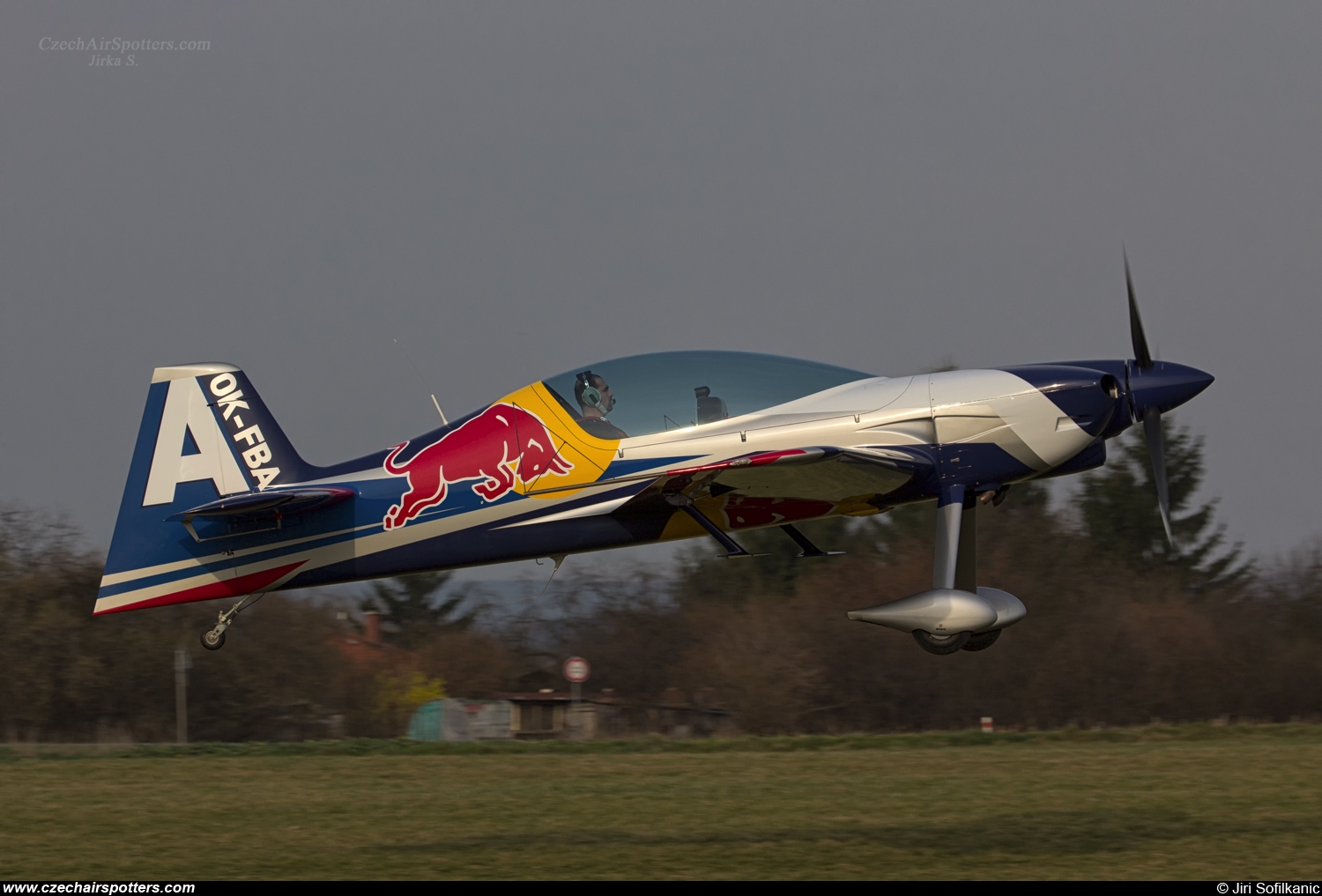The Flying Bulls Duo – XtremeAir XA42 OK-FBA