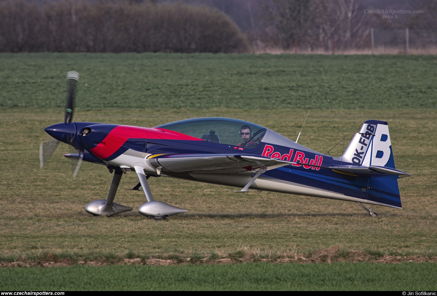 The Flying Bulls Duo – XtremeAir  XA42 OK-FBB