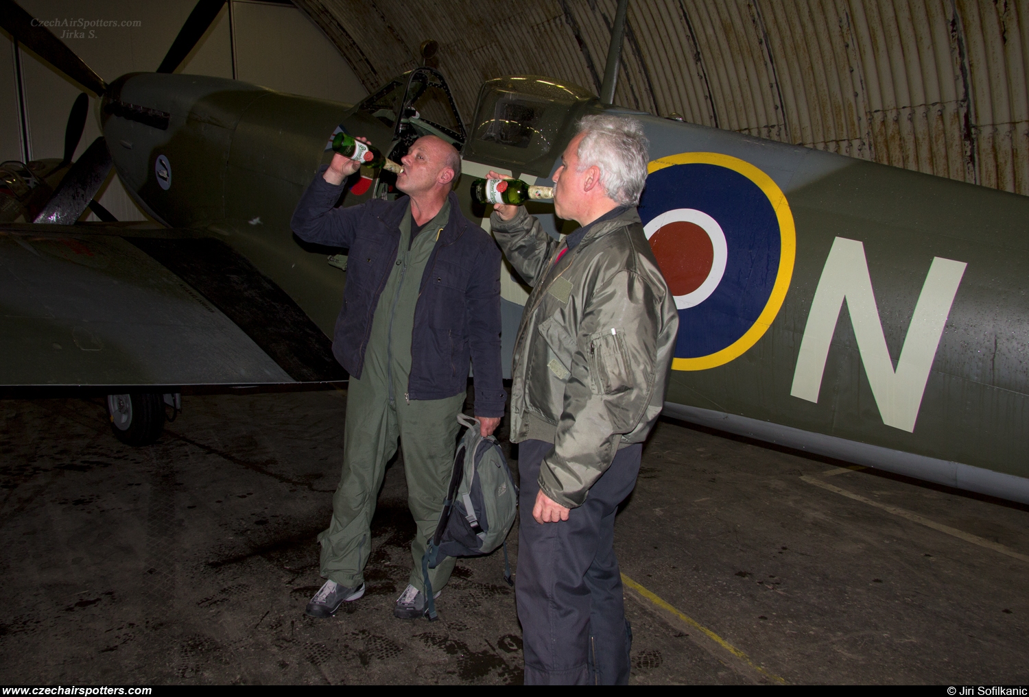 Old Flying Machine Company – Supermarine Spitfire Mk XVIE (type 361) DU-N/TE184