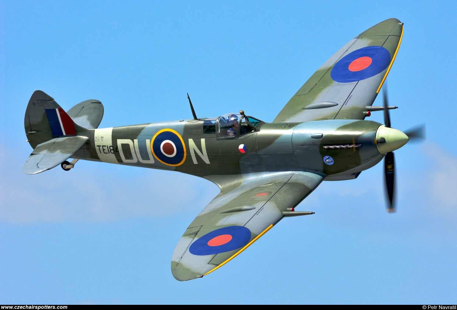 private – Supermarine Spitfire Mk XVIE (type 361) DU-N/TE184