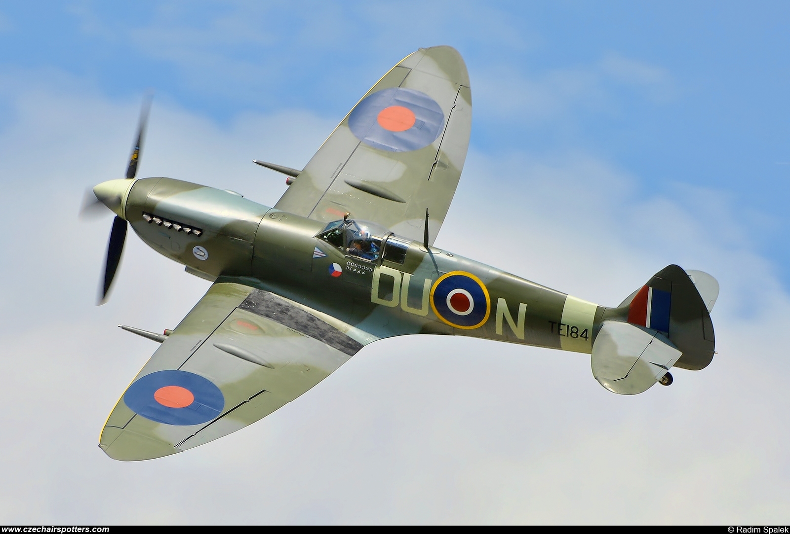 private – Supermarine Spitfire Mk XVIE (type 361) G-MXVI