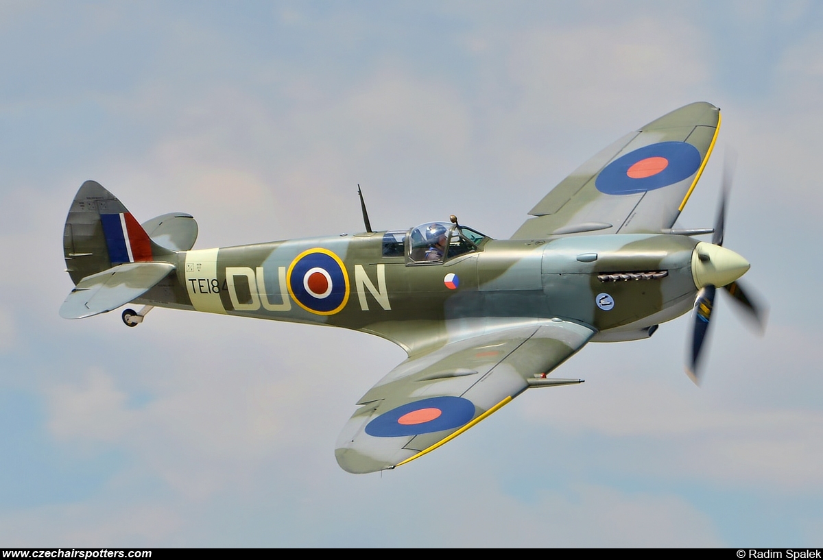 private – Supermarine Spitfire Mk XVIE (type 361) G-MXVI