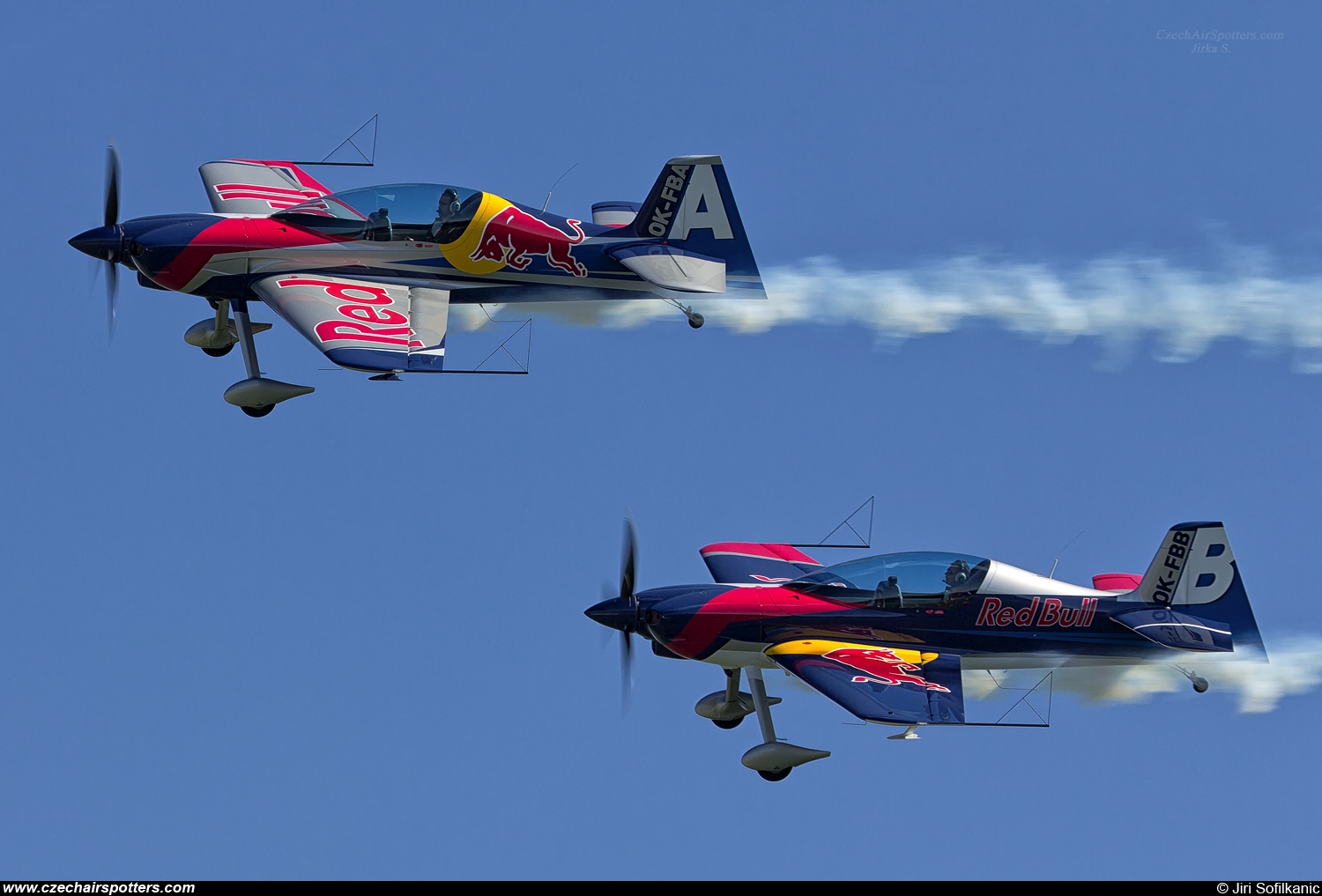 The Flying Bulls Duo – XtremeAir  XA42 OK-FBA