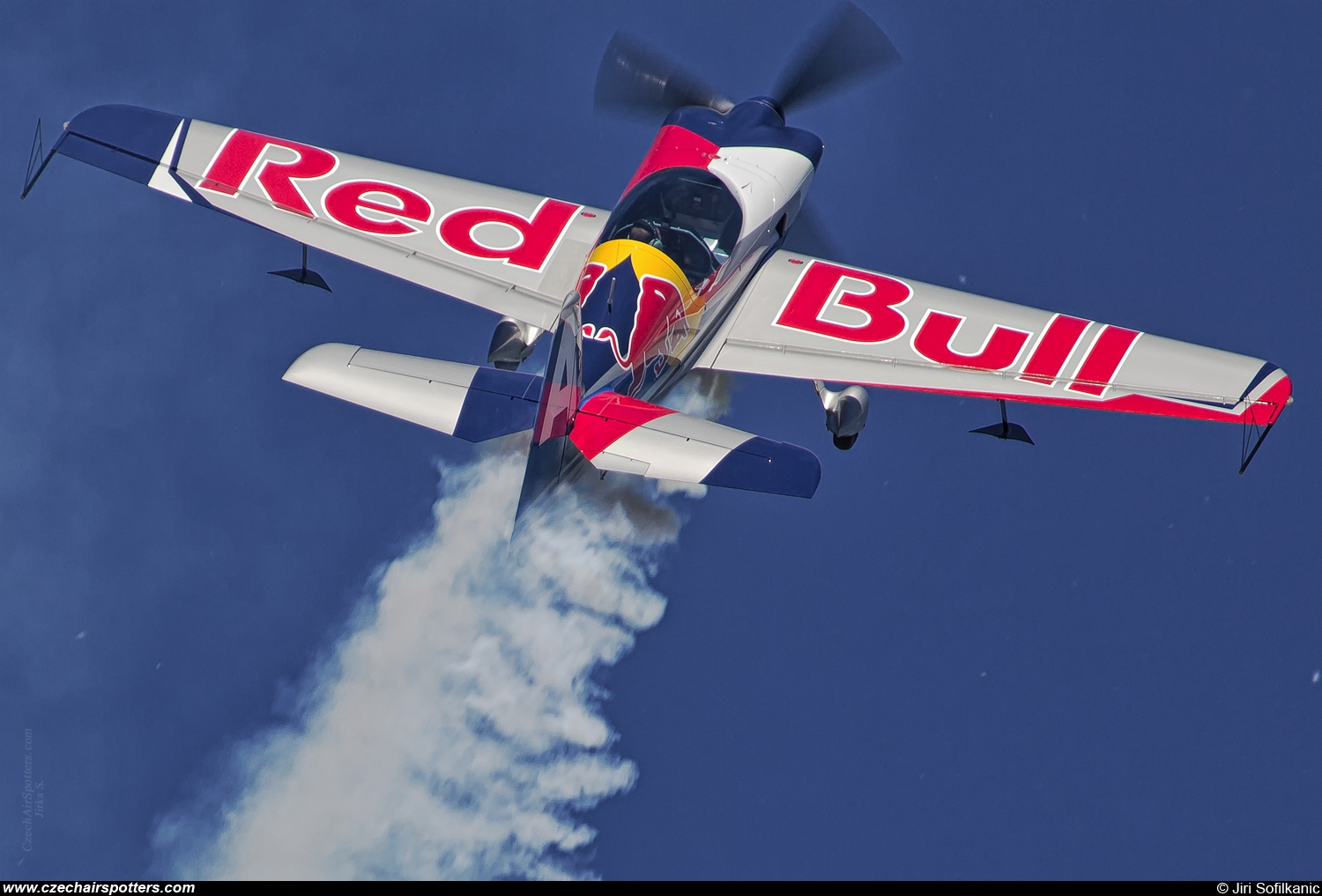 The Flying Bulls Duo – XtremeAir  XA42 OK-FBA