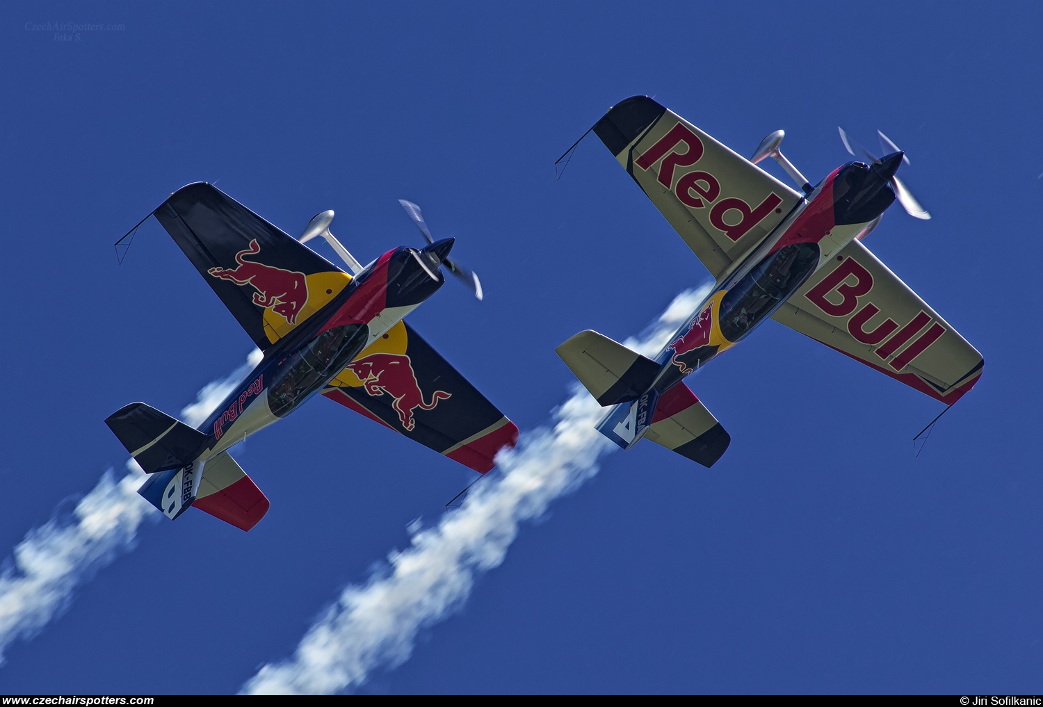 The Flying Bulls Duo – XtremeAir  XA42 OK-FBB