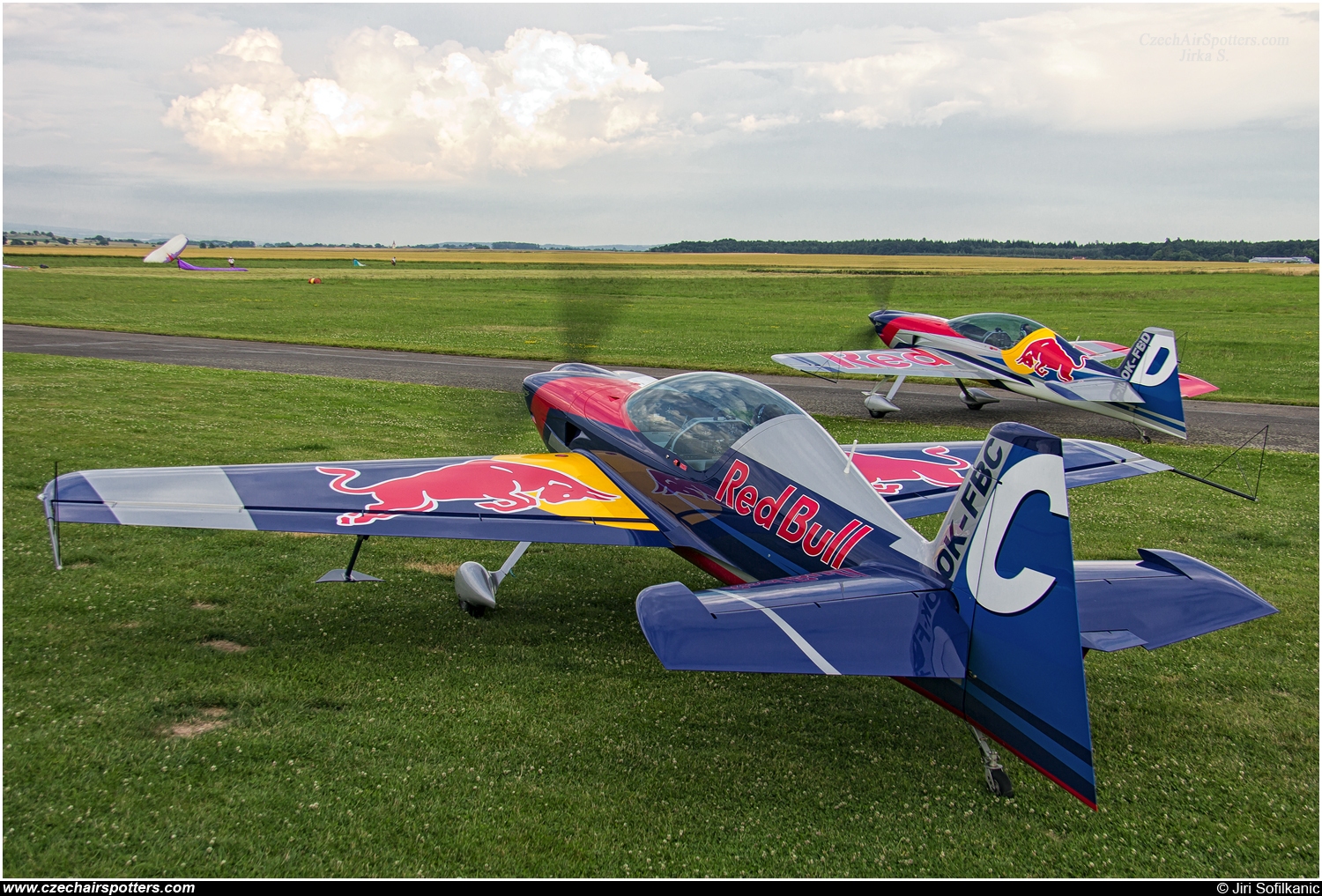 The Flying Bulls Duo – XtremeAir  XA42 OK-FBC