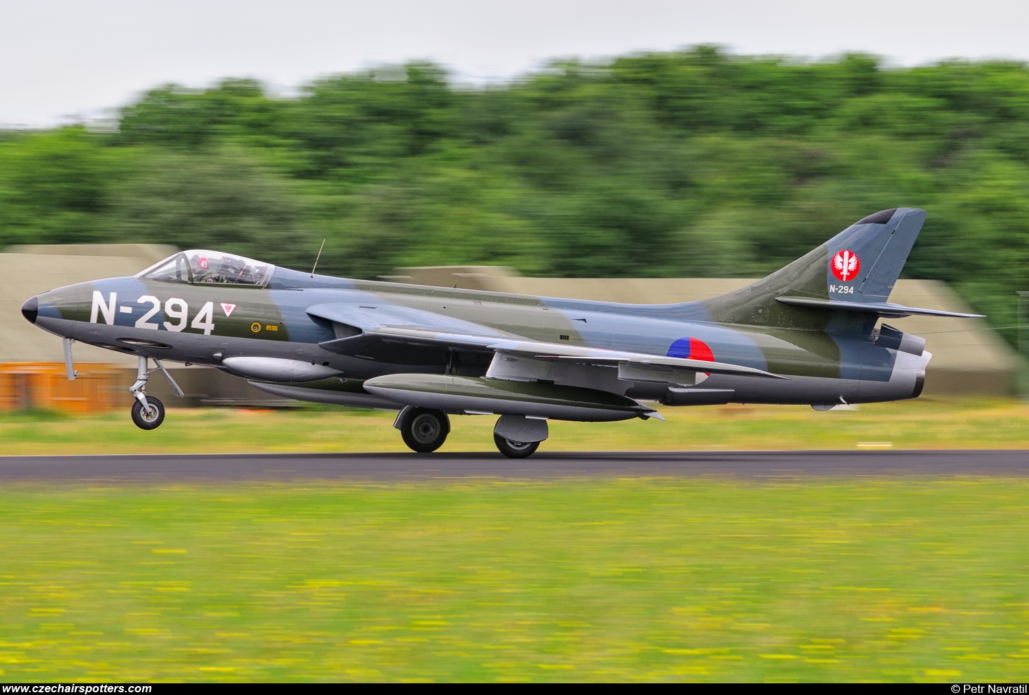 private – Hawker Hunter F.6A N-294
