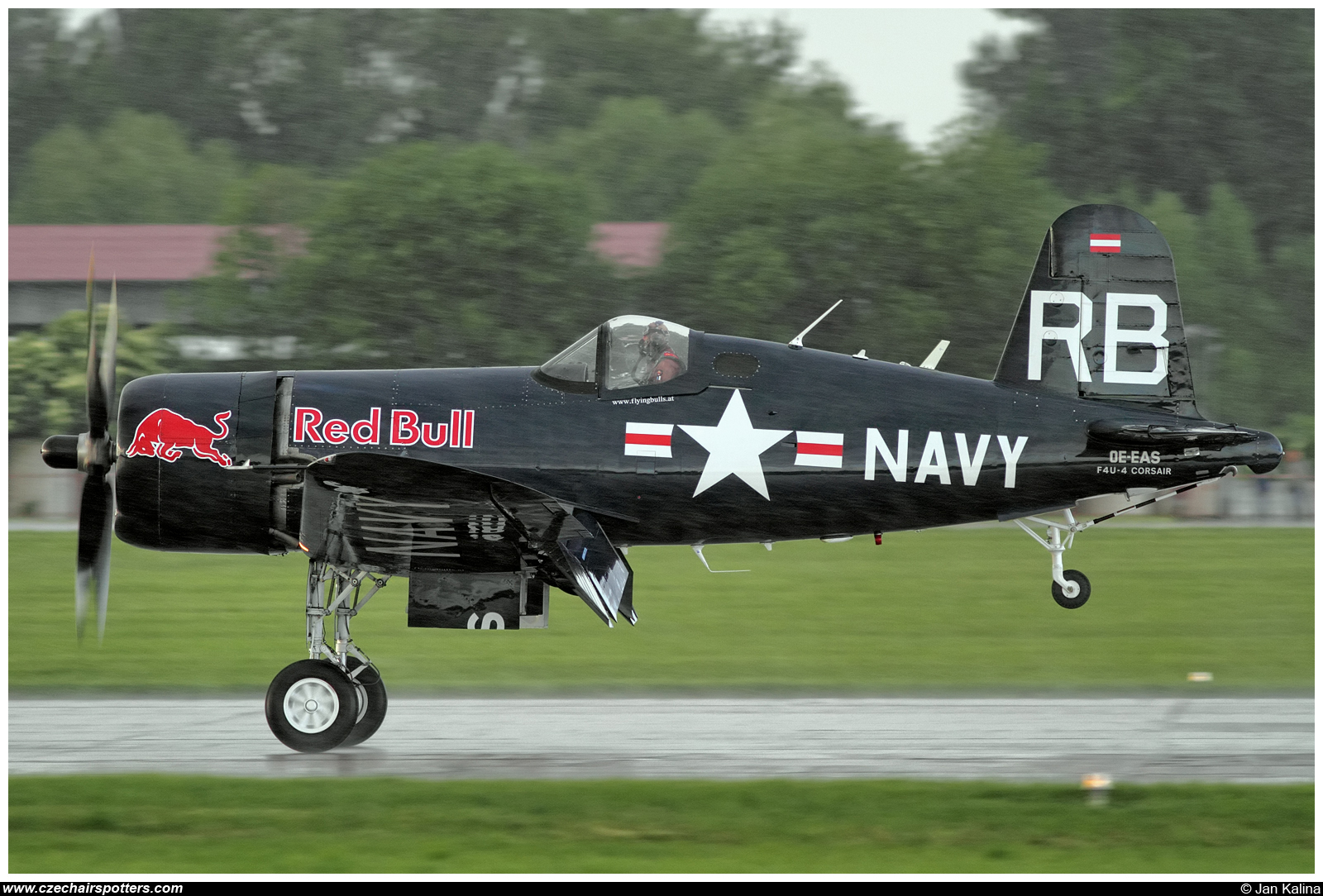 The Flying Bulls – Vought F4U-4 Corsair OE-EAS