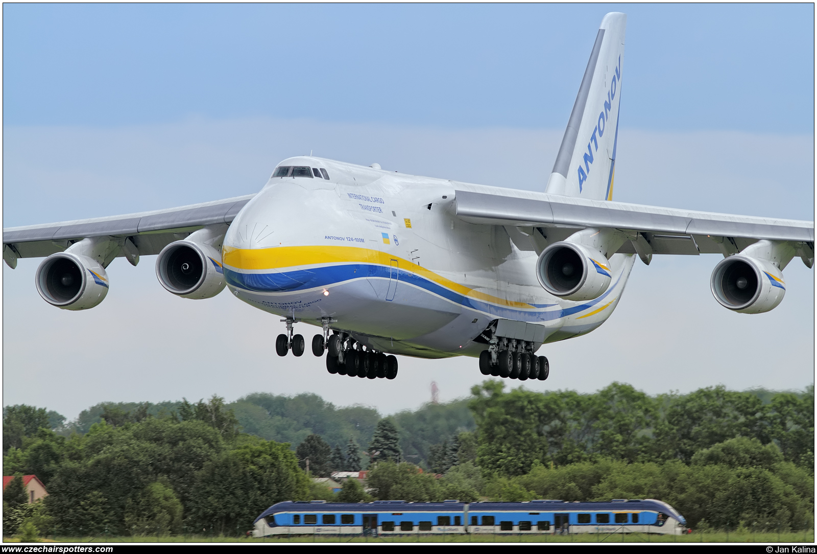 Antonov Design Bureau – Antonov An-124-100 Ruslan  UR-82008