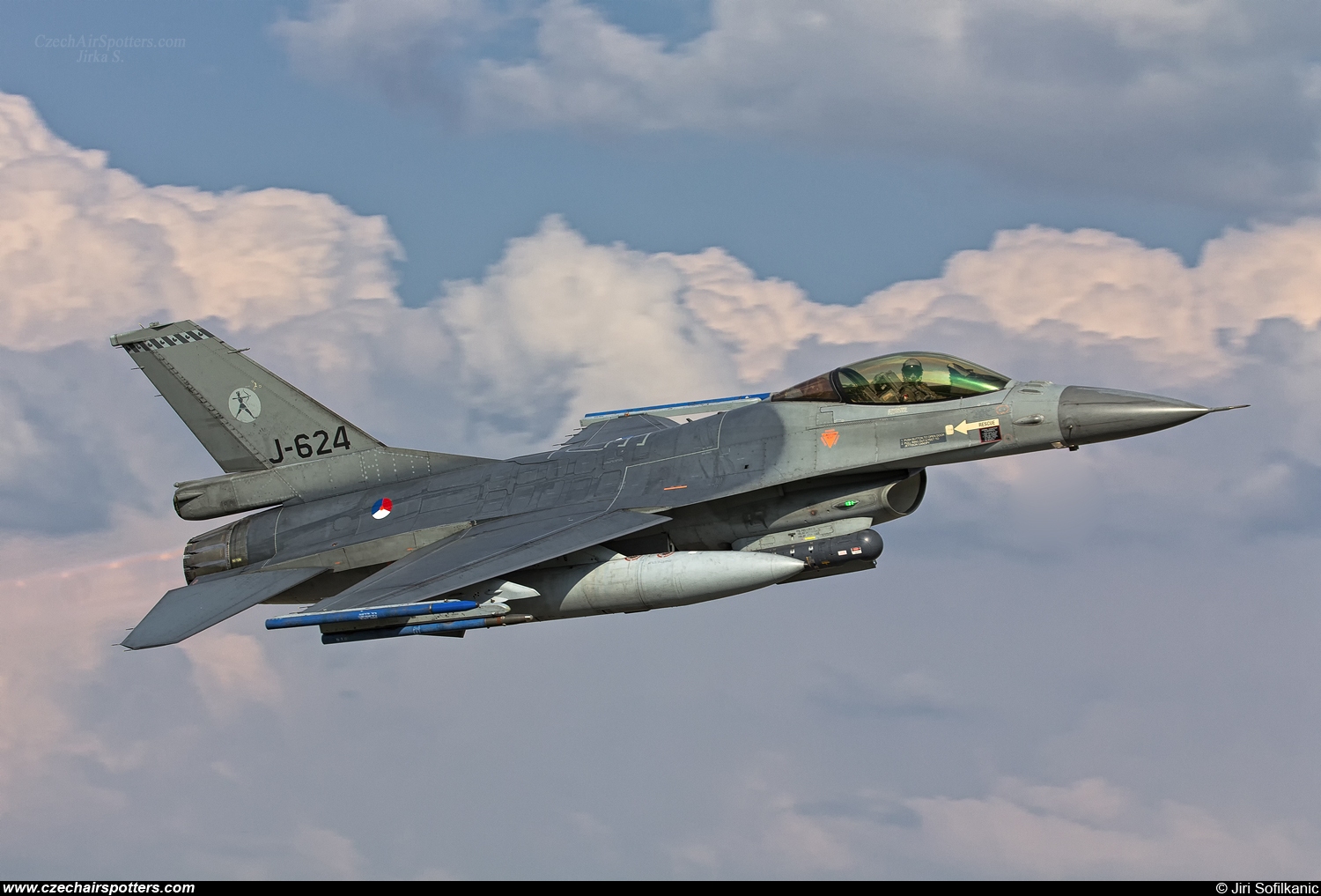 Netherlands - Air Force – Fokker F-16AM Fighting Falcon J-624