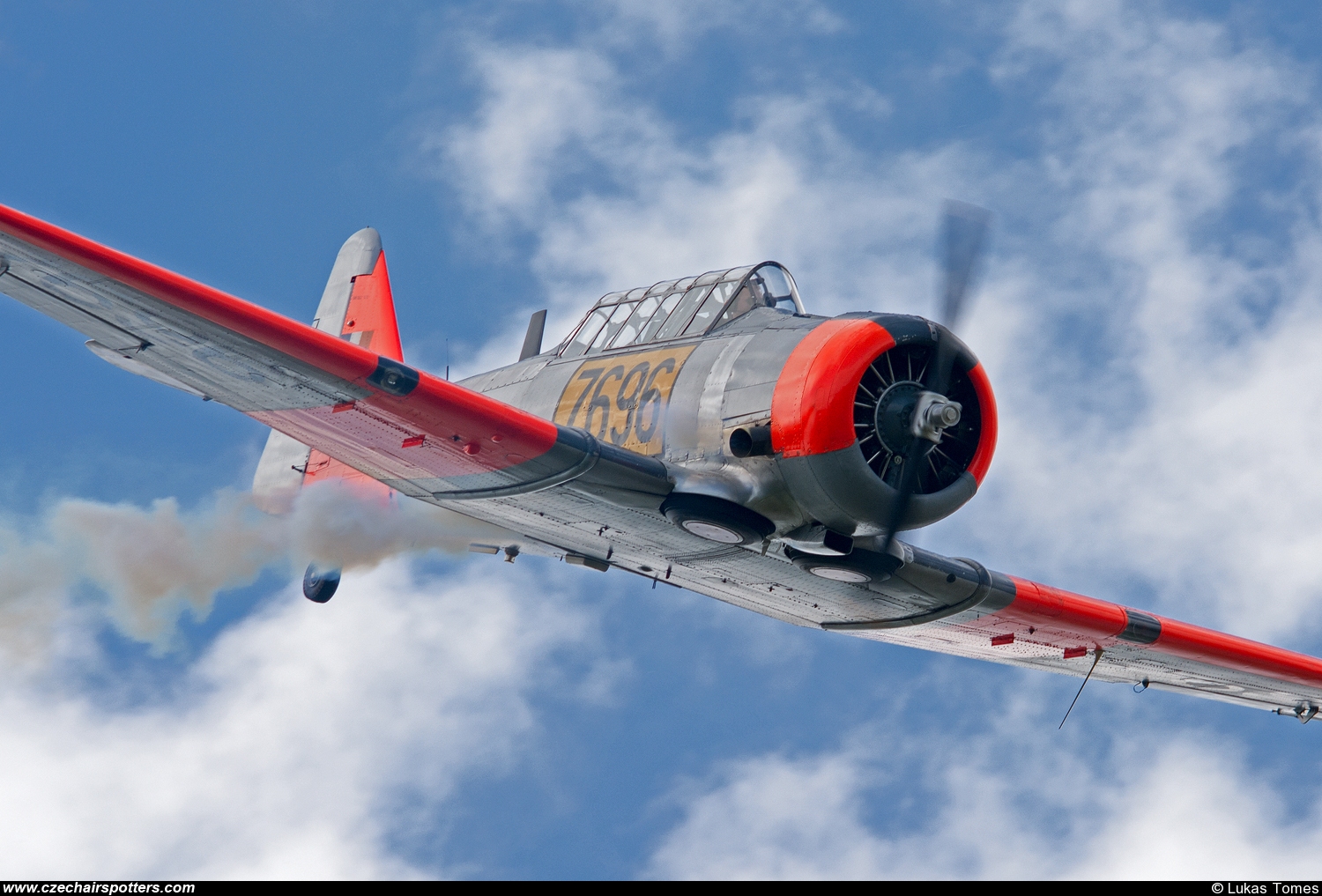 private – North American AT-6C Texan N696RE