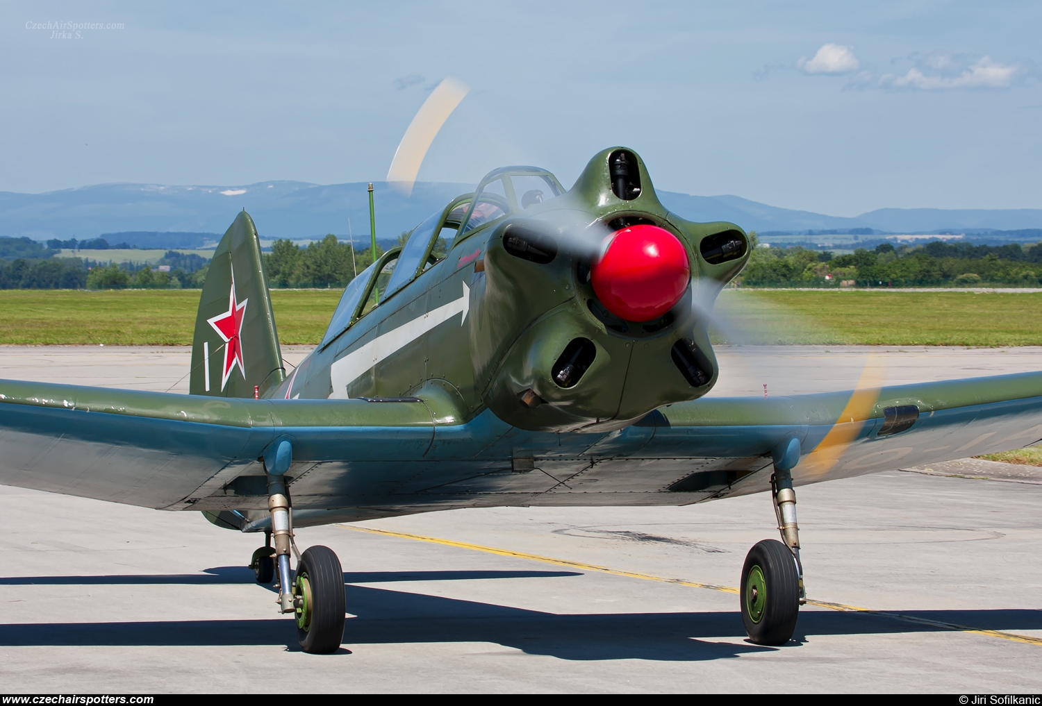 private – Yakovlev Yak-18T OO-IAK