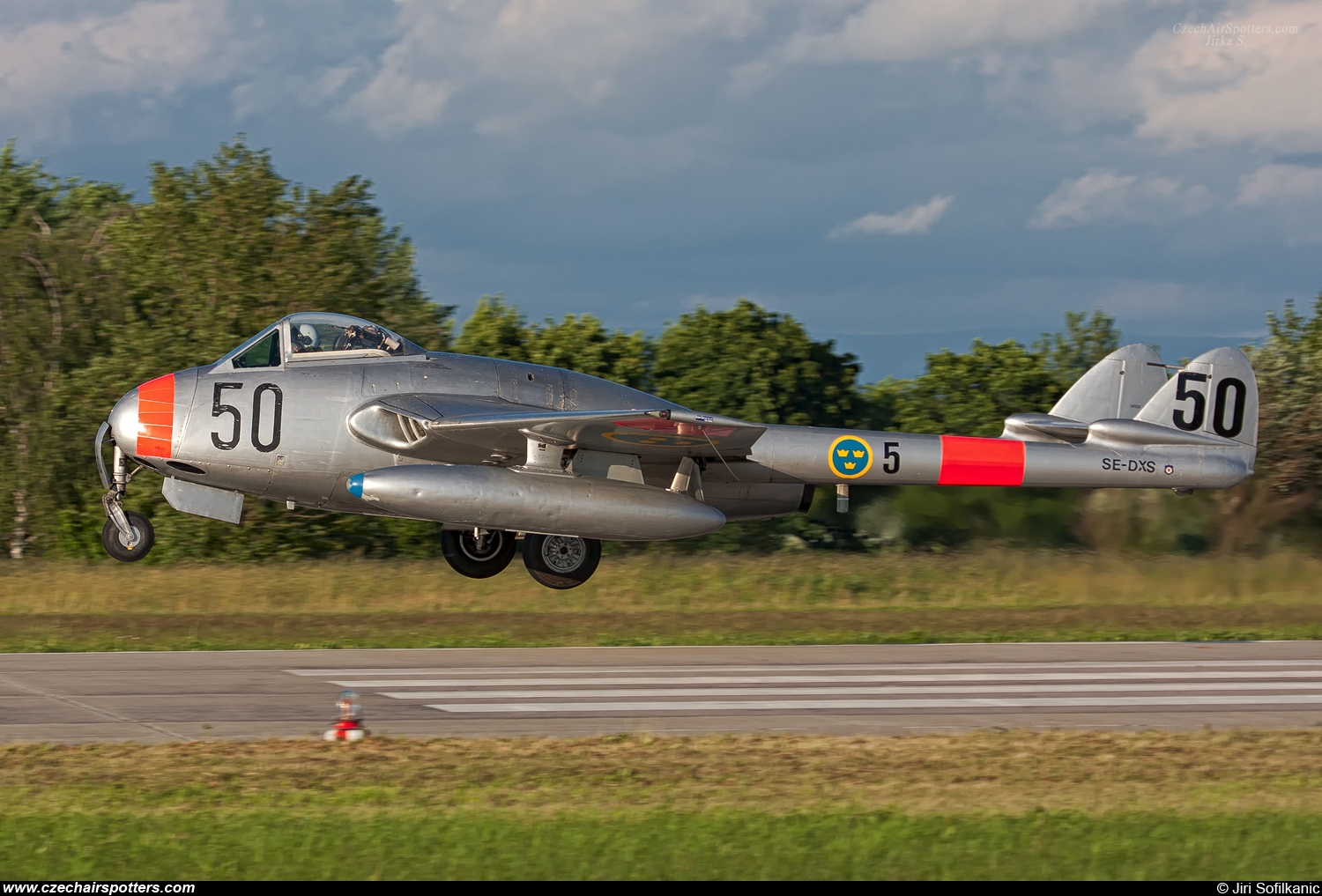 private – De Havilland Vampire FB6 (DH-100) SE-DXS / 50
