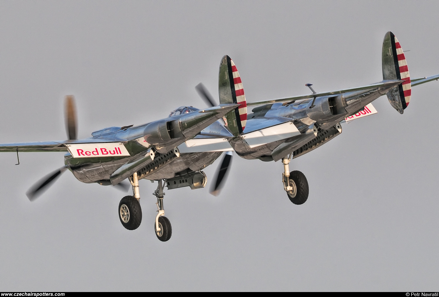 private – Lockheed P-38L Lightning N25Y