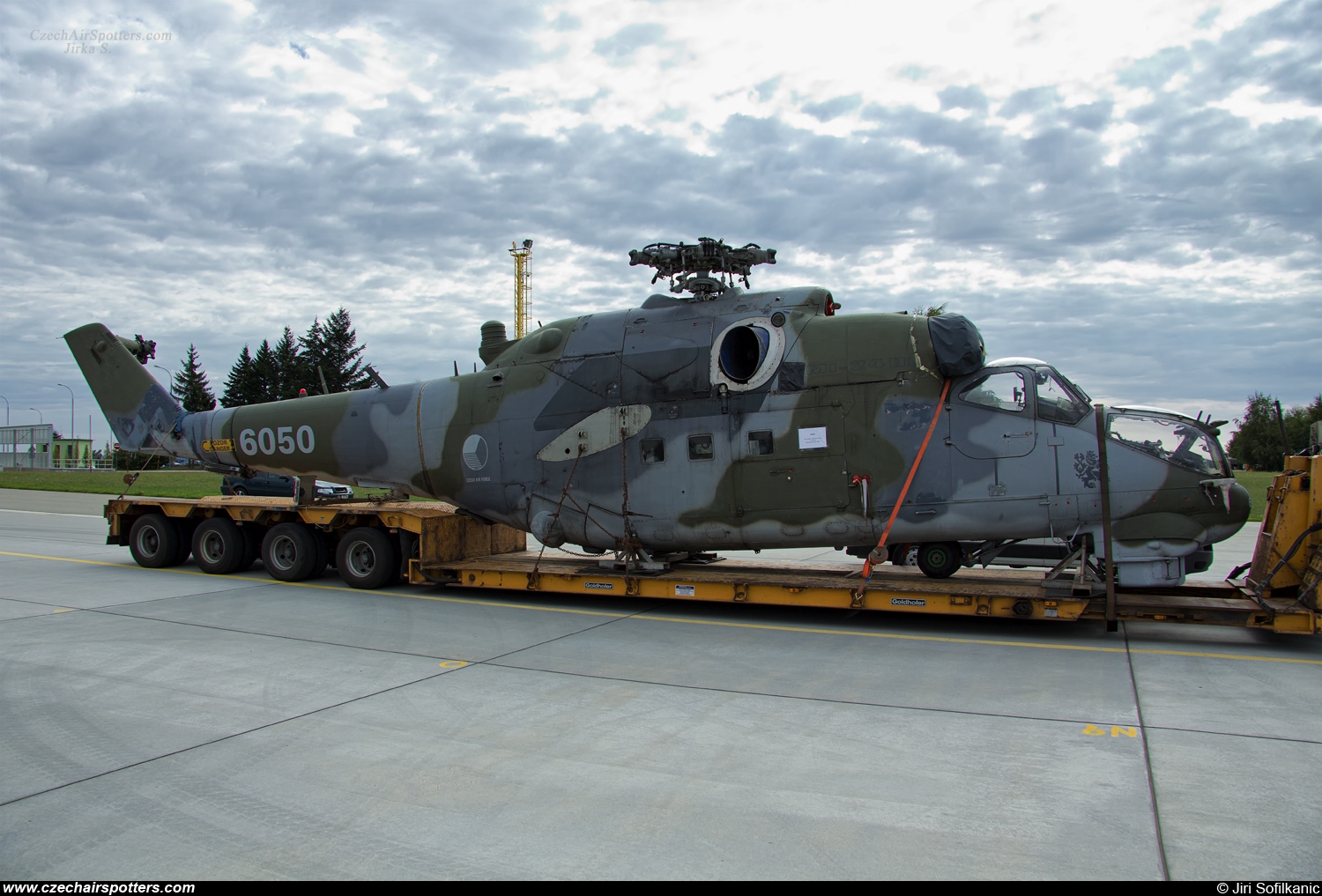 Czech - Air Force – Mil Mi-24DU Hind C 6050