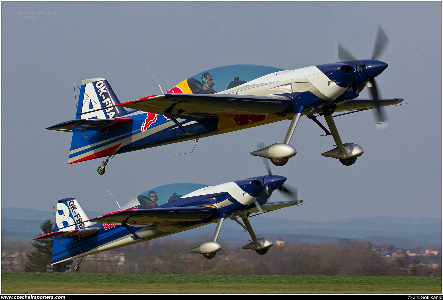 The Flying Bulls Duo – XtremeAir  XA42 OK-FBA