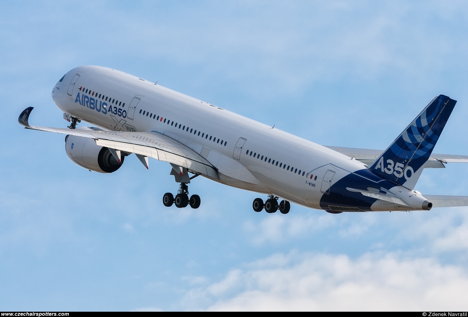 Airbus Industrie – Airbus A350-900  F-WXWB
