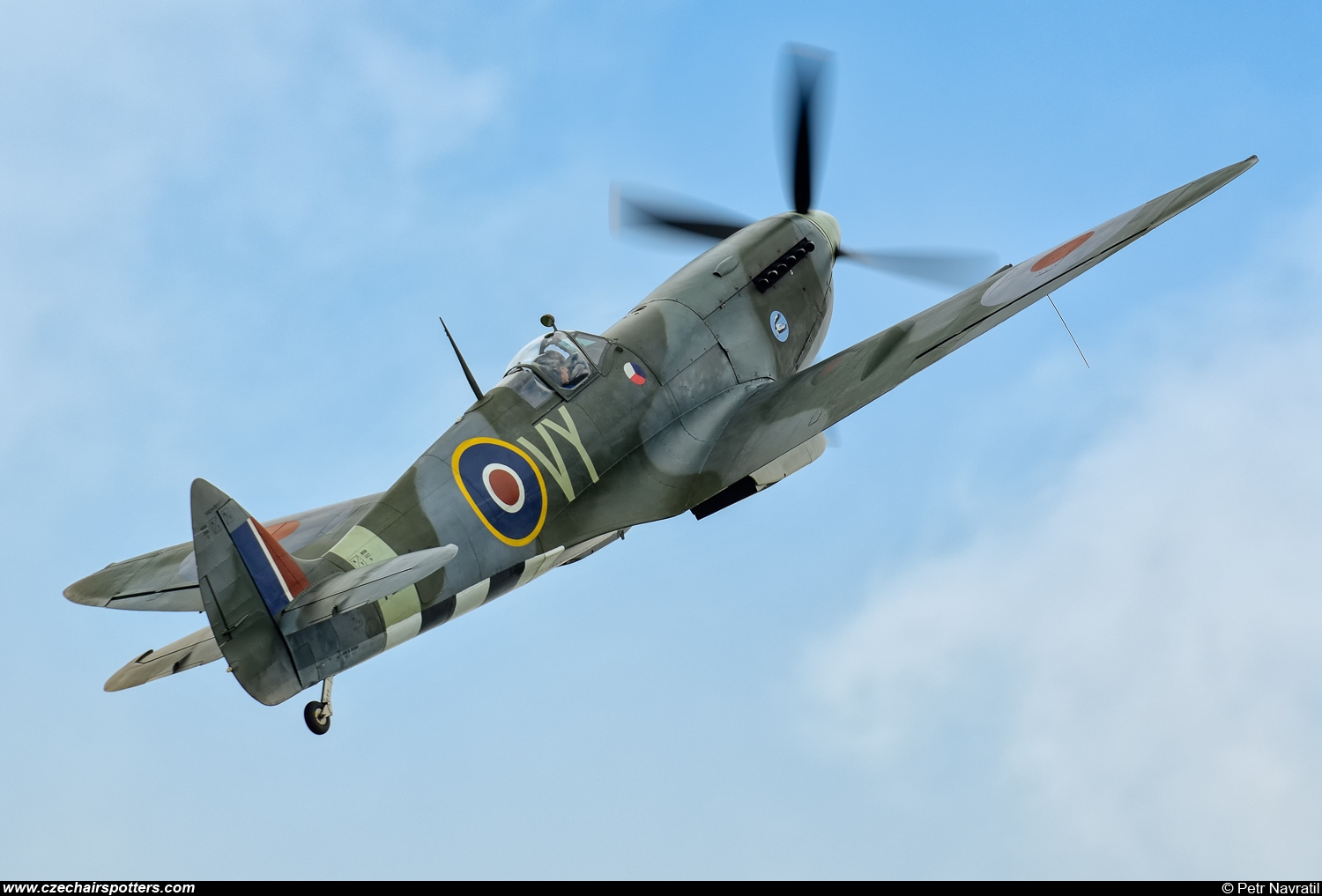 private – Supermarine Spitfire Mk XVIE (type 361) VY/TE184