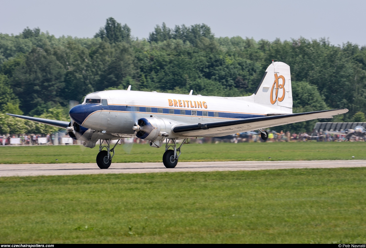 private – Douglas DC-3 (C-47B) HB-IRJ