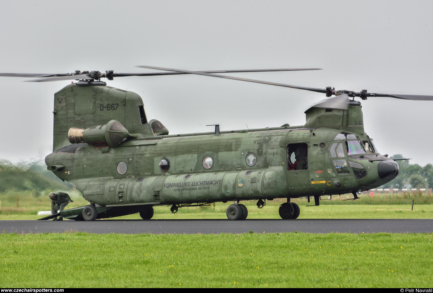 Netherlands - Air Force – Boeing CH-47D Chinook D-667