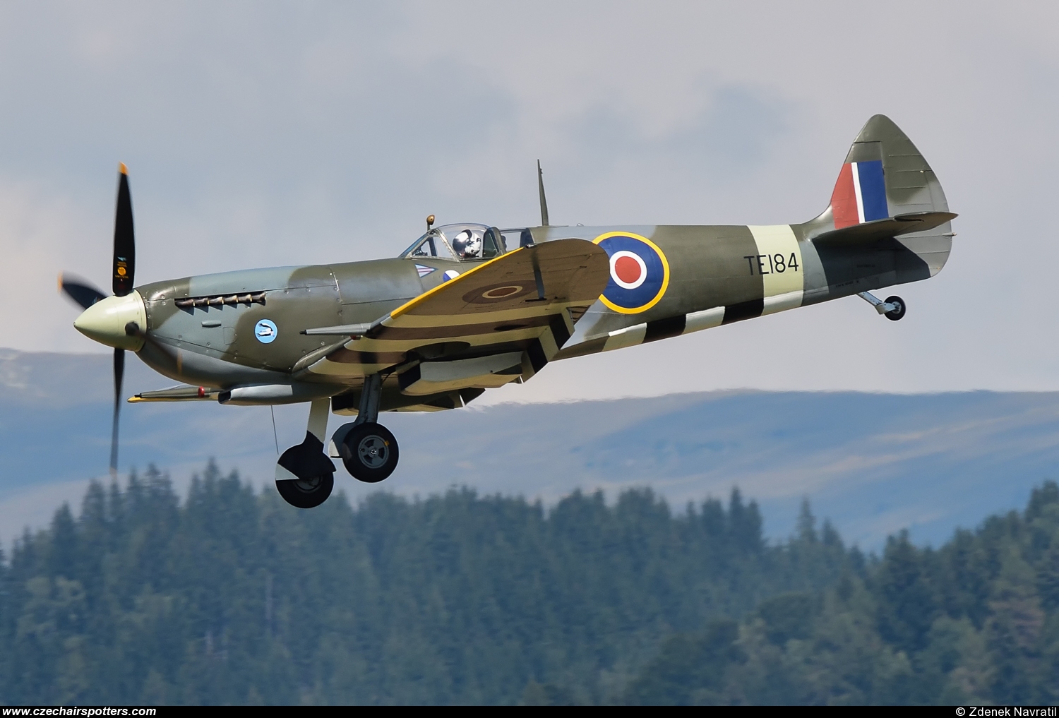 private – Supermarine Spitfire Mk XVIE (type 361) VY/TE184