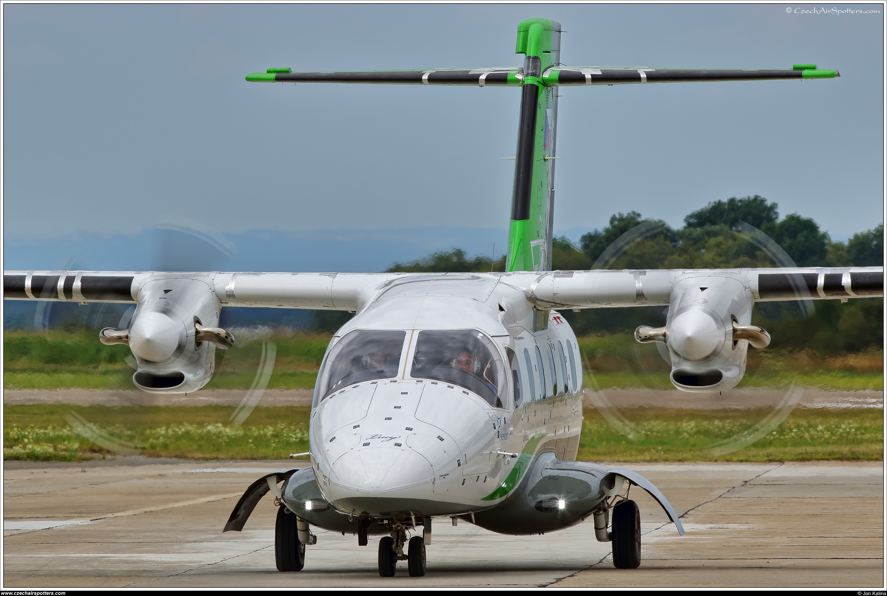 OK AVIATION GROUP – Evektor - Aerotechnik EV-55 Outback OK-JRU