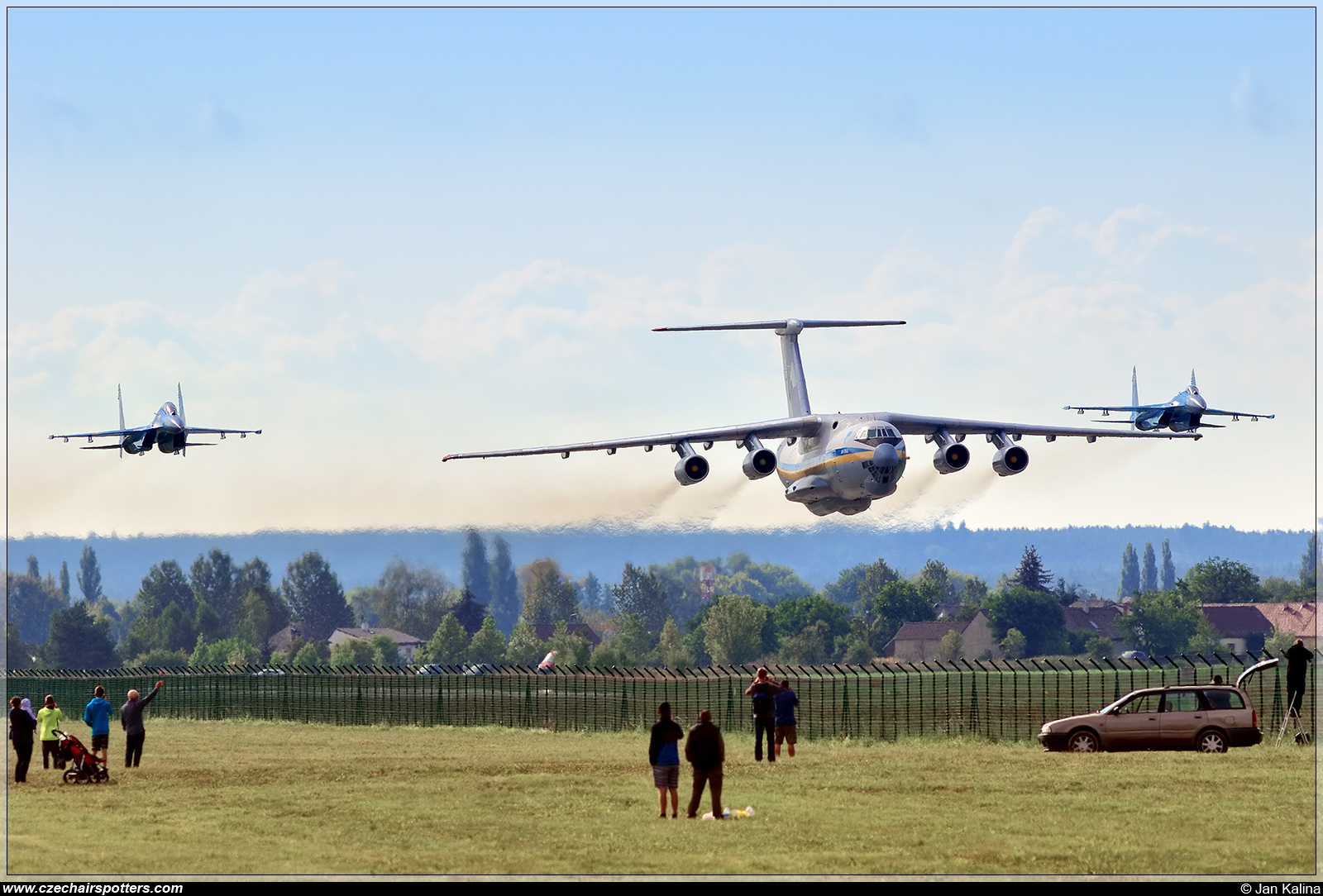 Ukraine - Air Force – Ilyushin  Il-76MD 76413
