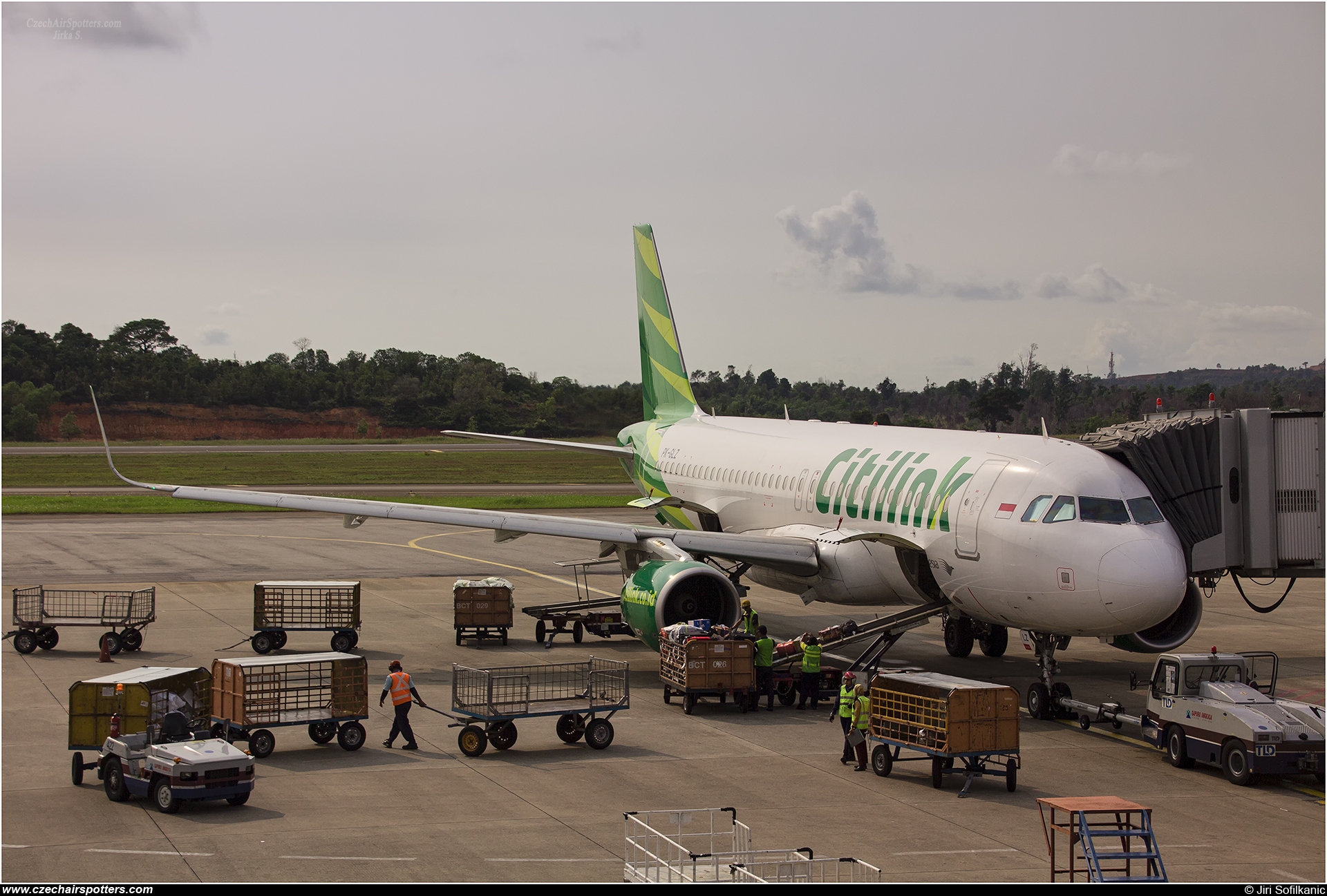 Citilink ( QG , CTV ) – Airbus A320-214 PK-GLZ