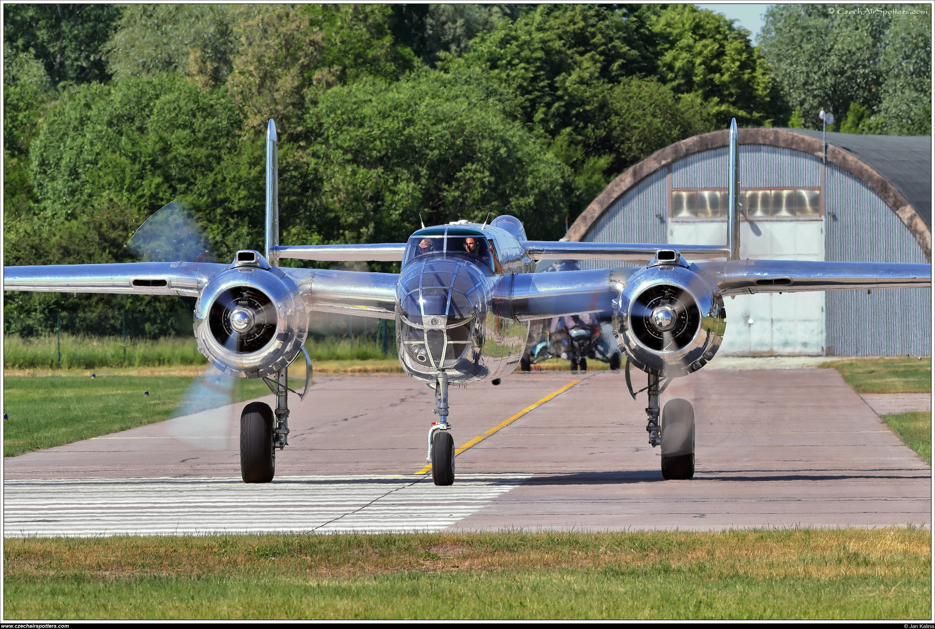 The Flying Bulls – North American B-25J Mitchell N6123C