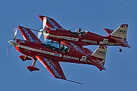 Zelazny Aerobatic Team – Extra EA-330LC SP-AUP