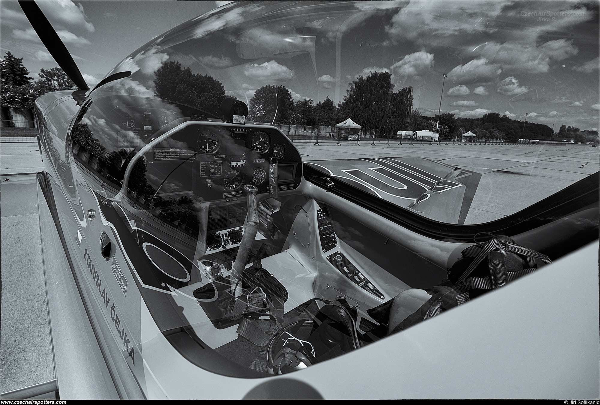 The Flying Bulls Aerobatics Team – XtremeAir  XA42 OK-FBA