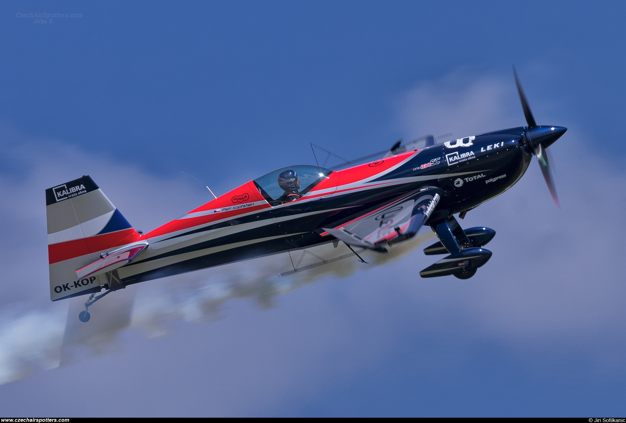 private – Extra EA-330SC OK-KOP