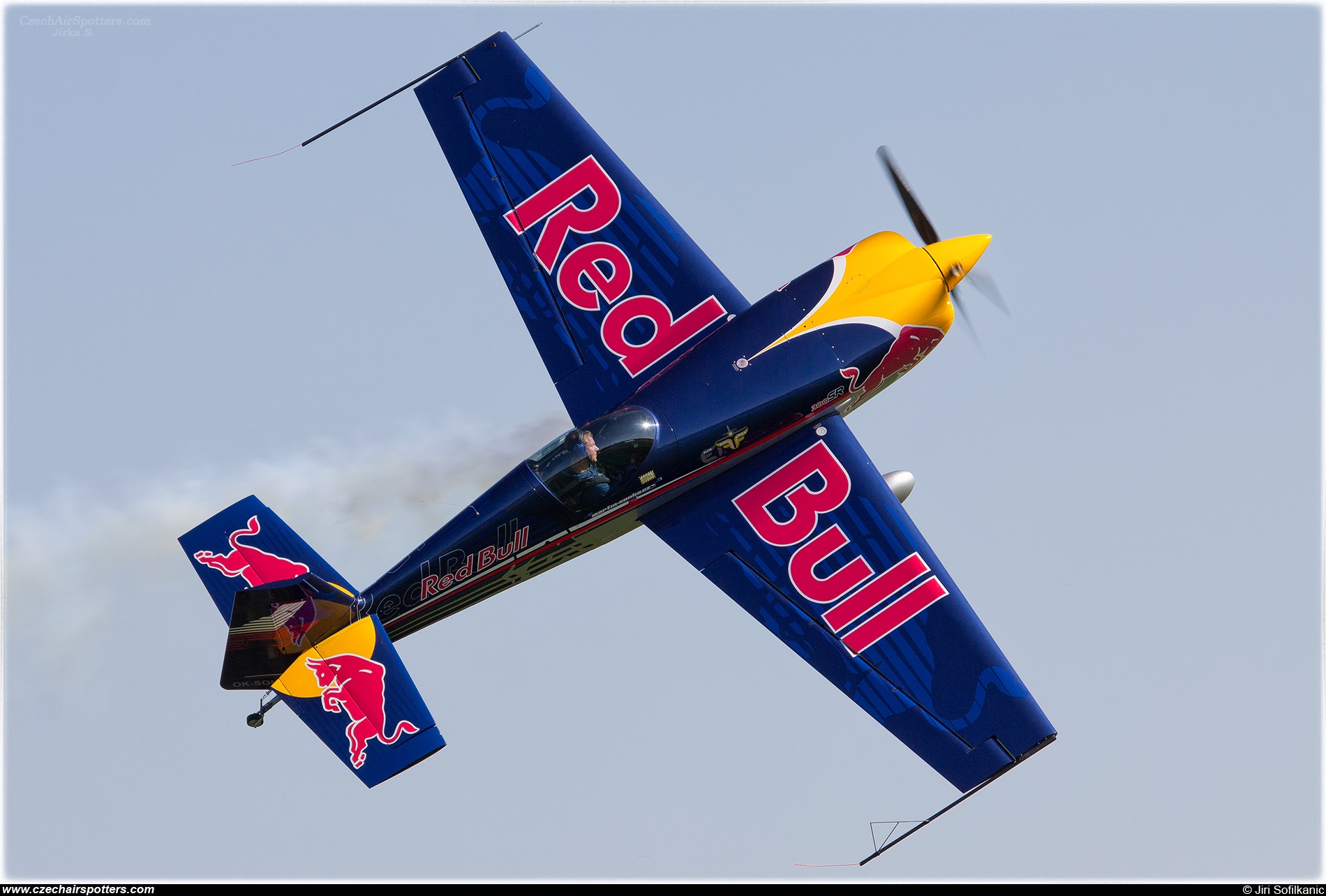 Red Bull Racing Team – Extra EA-300SR OK-SON