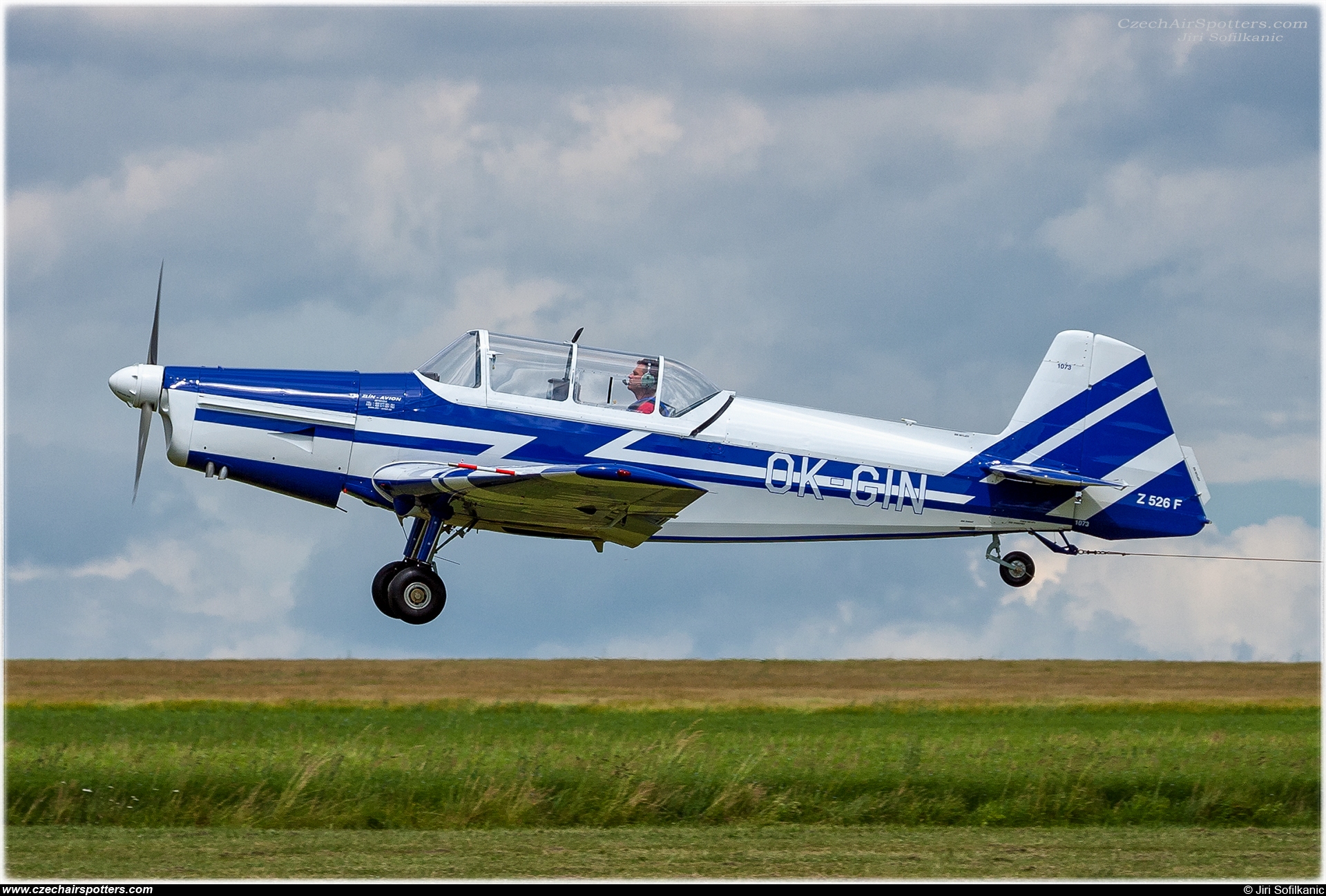FlyCom – Zlin Z-526F OK-GIN