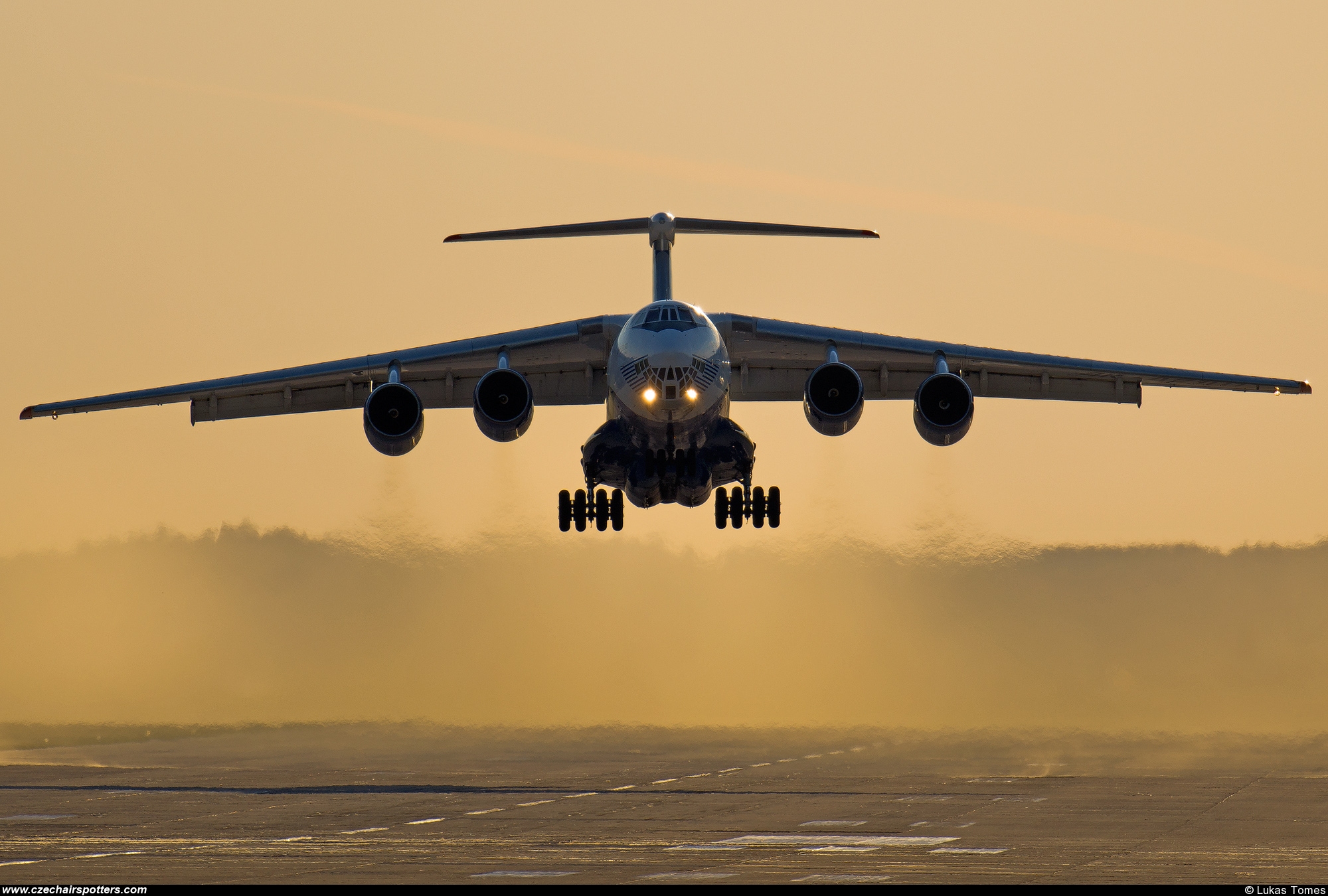 Silk Way Airlines ( AZQ / ZP ) – Ilyushin  Il-76TD  4K-AZ101
