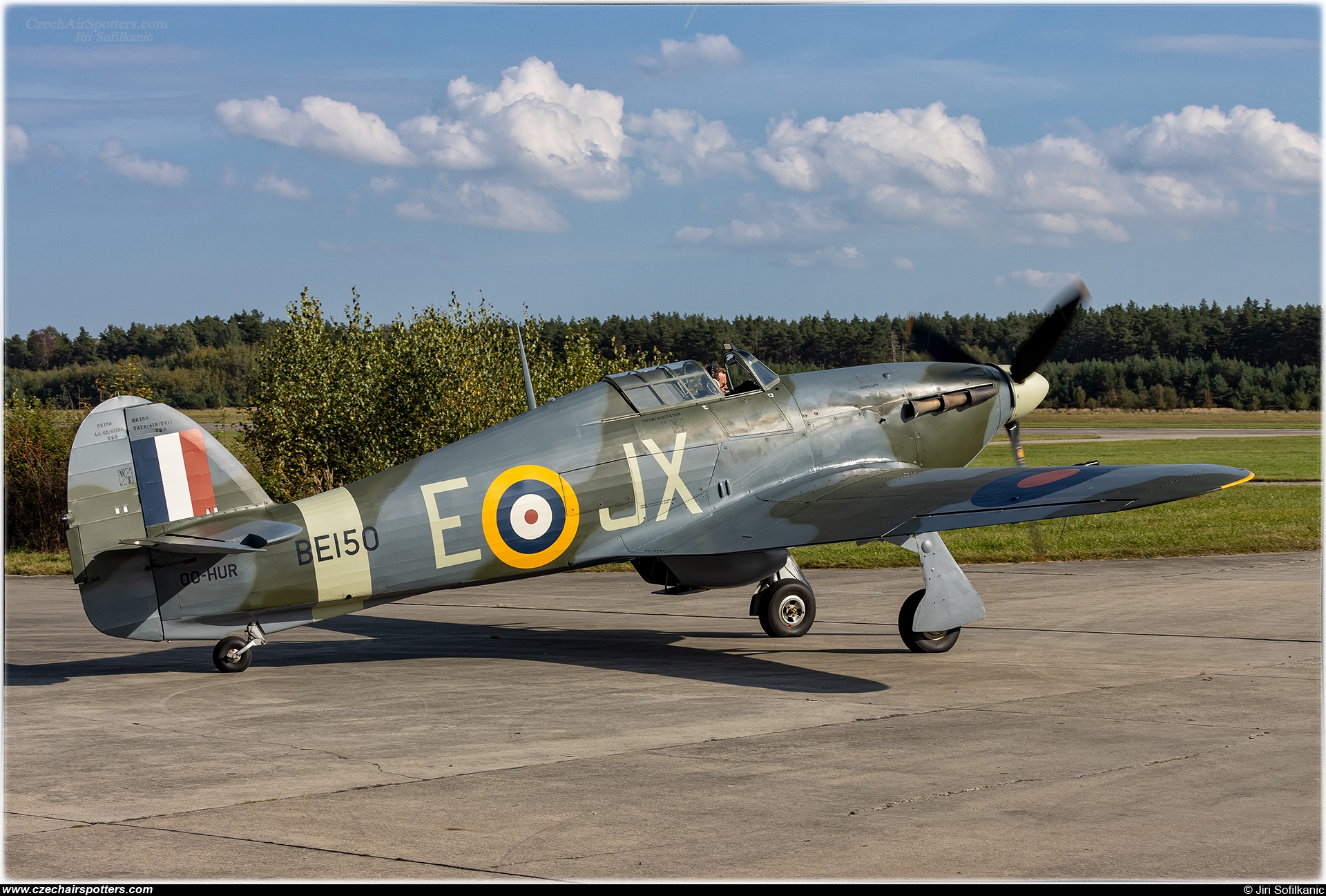 private – Hawker Hurricane Mk IV OO-HUR/JX-E