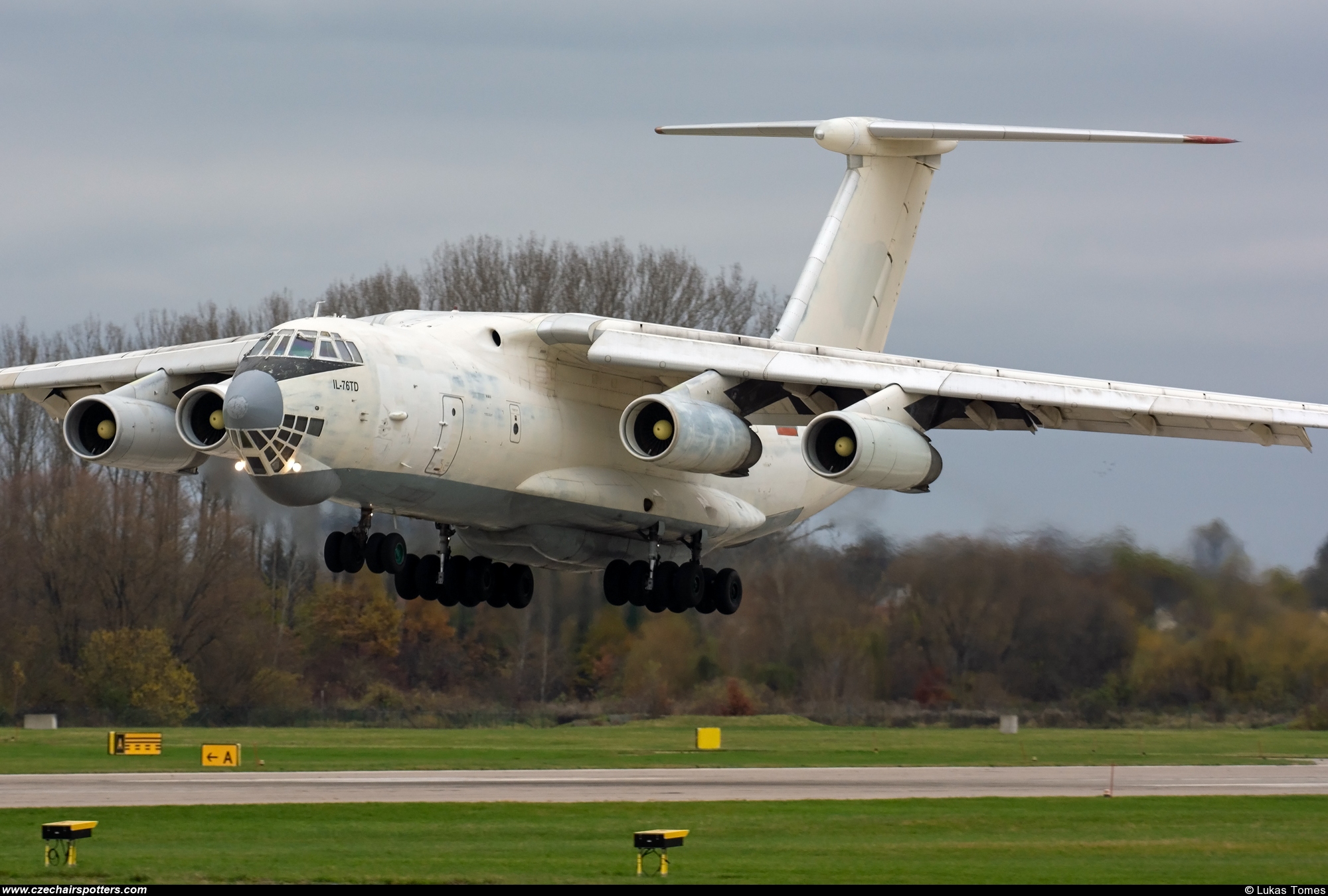 Aviacon Zitotrans – Ilyushin  Il-76TD RA-78765
