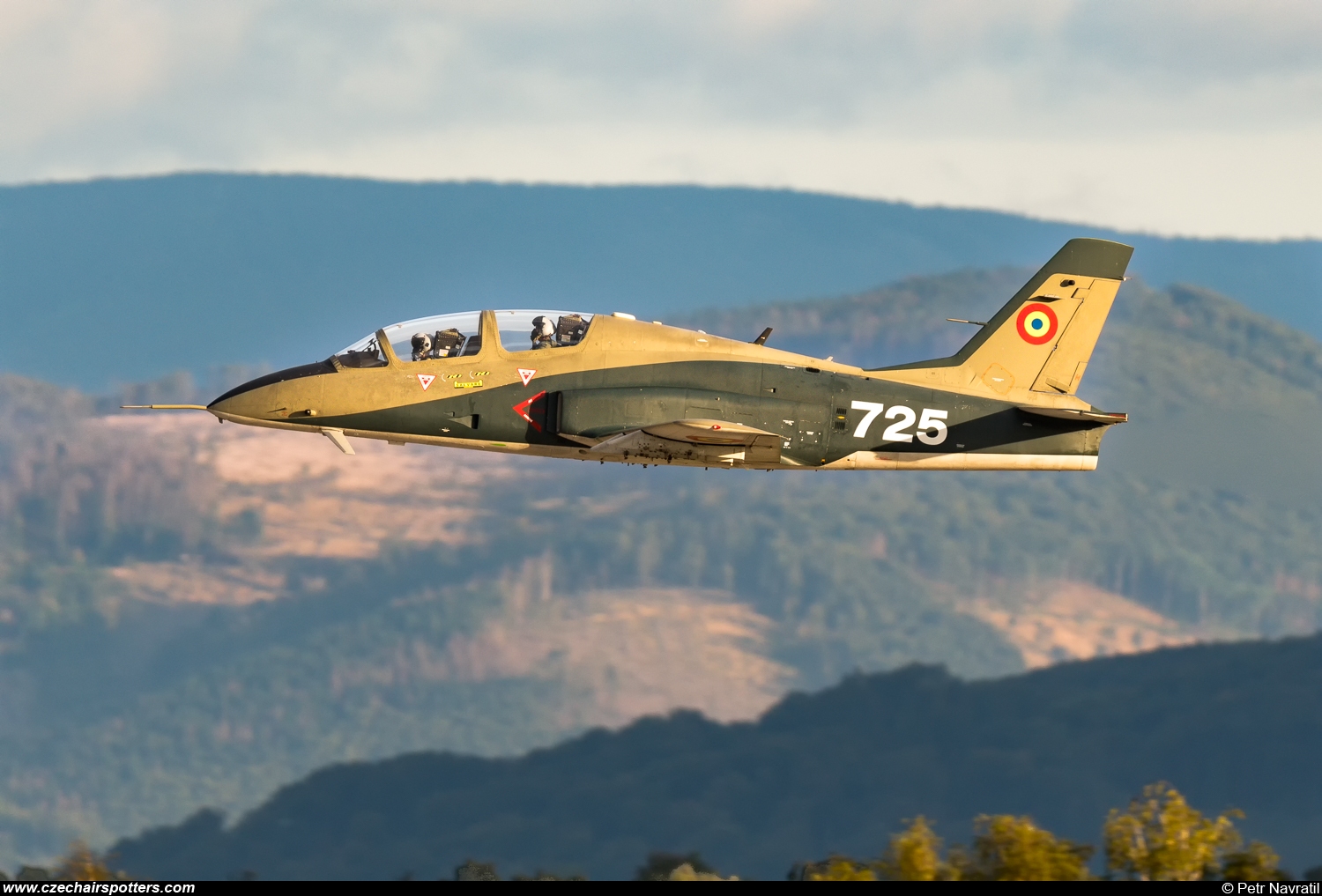 Romania - Air Force  – Avioane Craiova SA IAR-99 Şoim 725