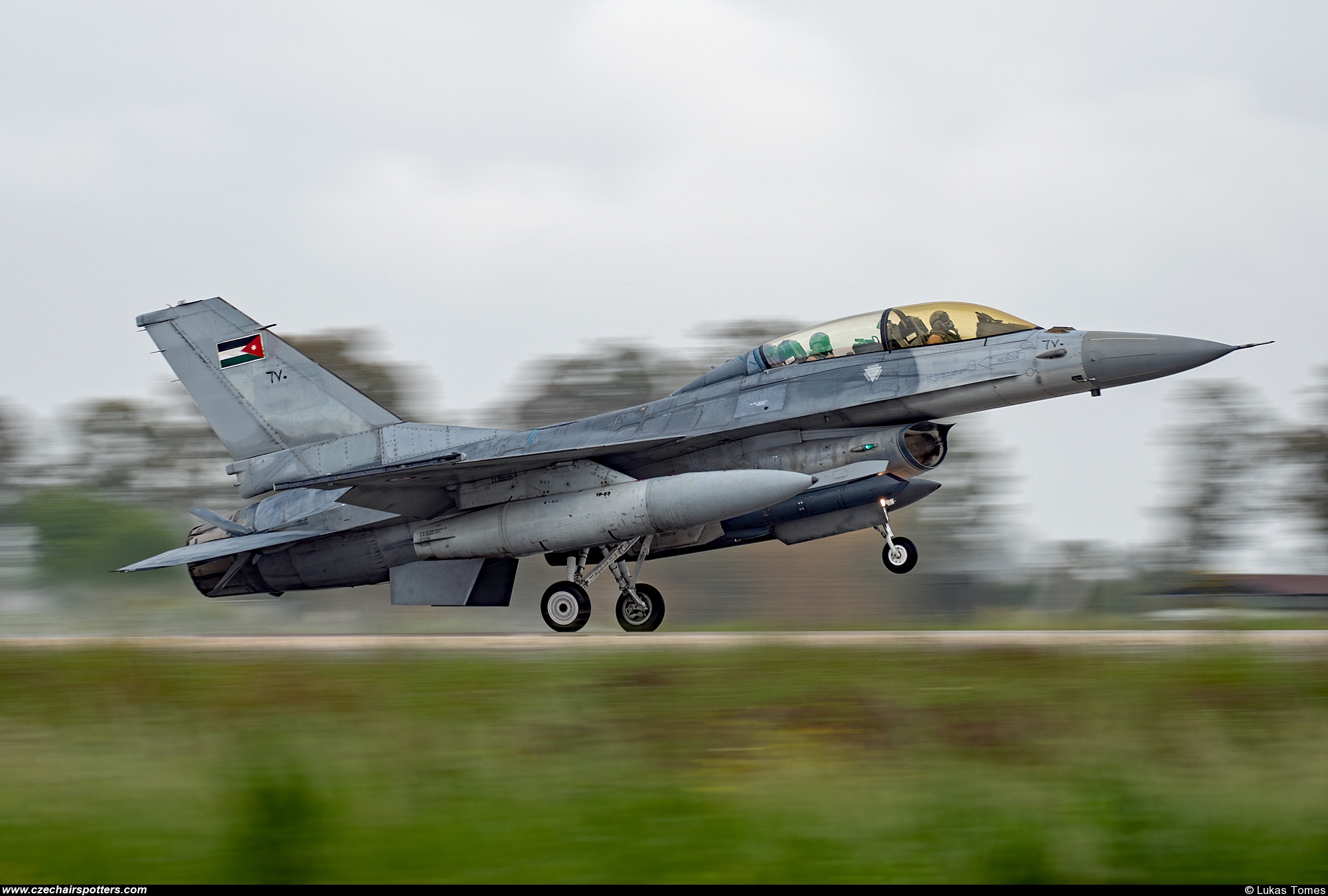 Jordan - Air Force – General Dynamics F-16BM Fighting Falcon 670