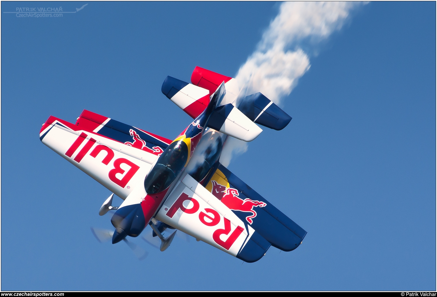 The Flying Bulls Duo – XtremeAir  XA42 OK-FBA