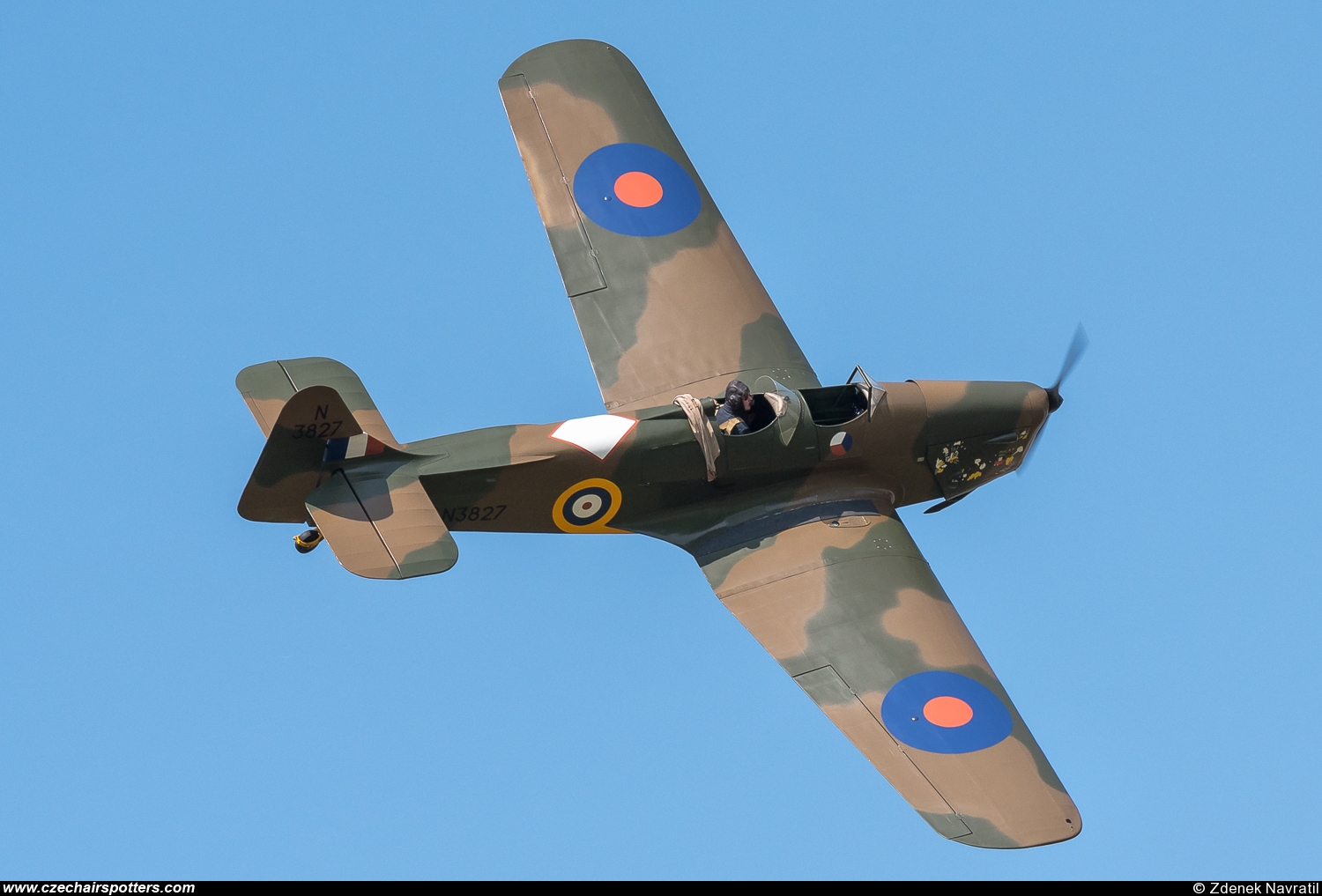 private – Miles Magister Mk.I N3827
