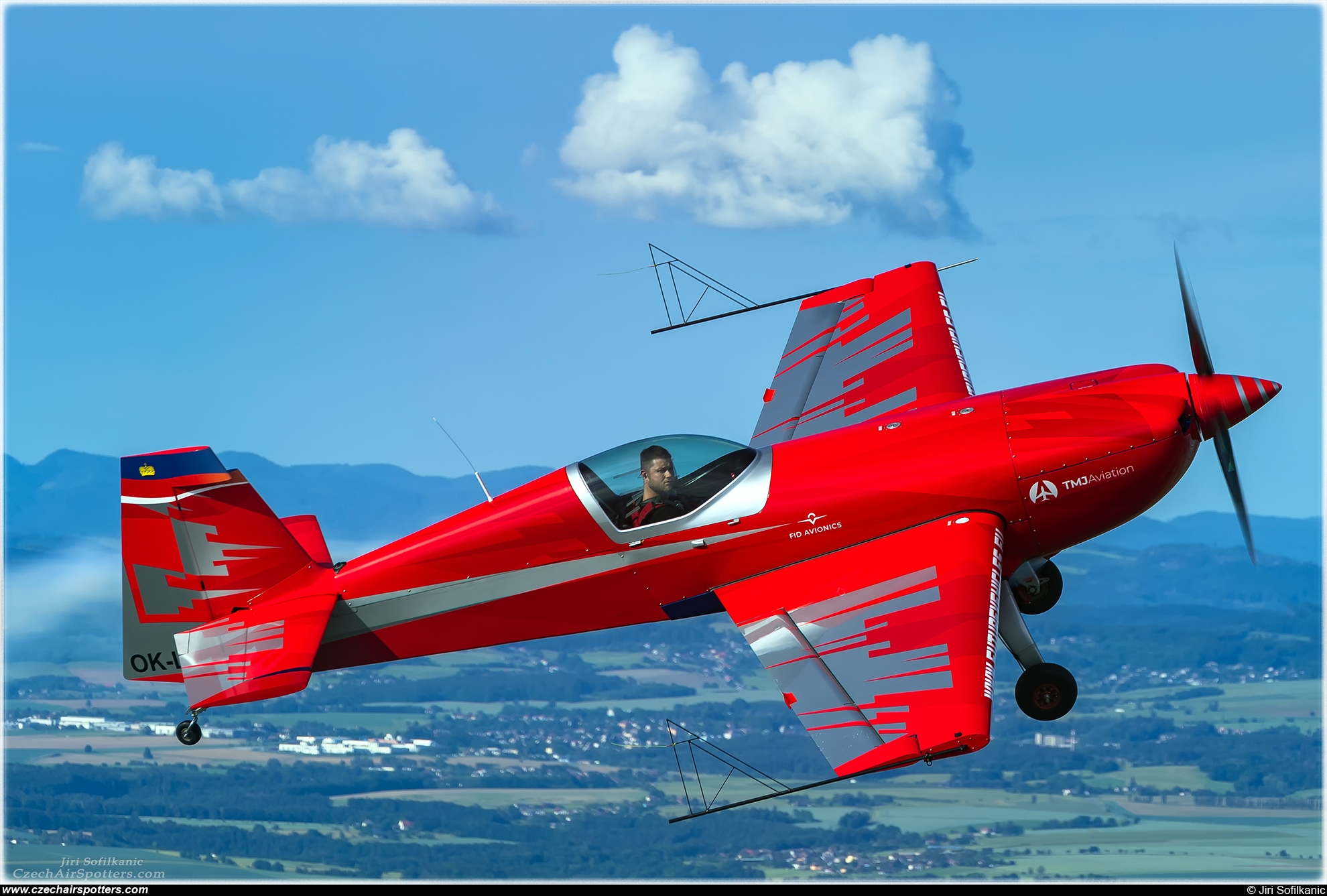 Future Vehicles – Extra EA-330SC OK-LPJ