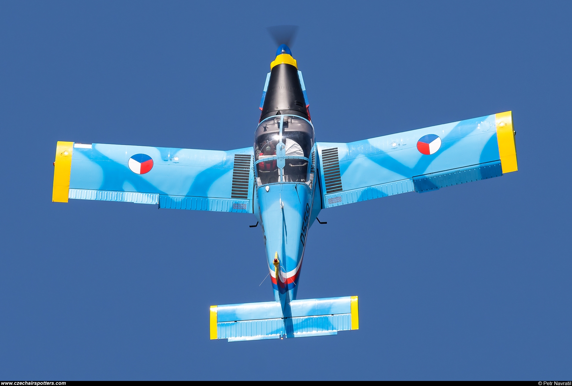 LOM Praha - CLV – Zlin Z-142CAF 0559