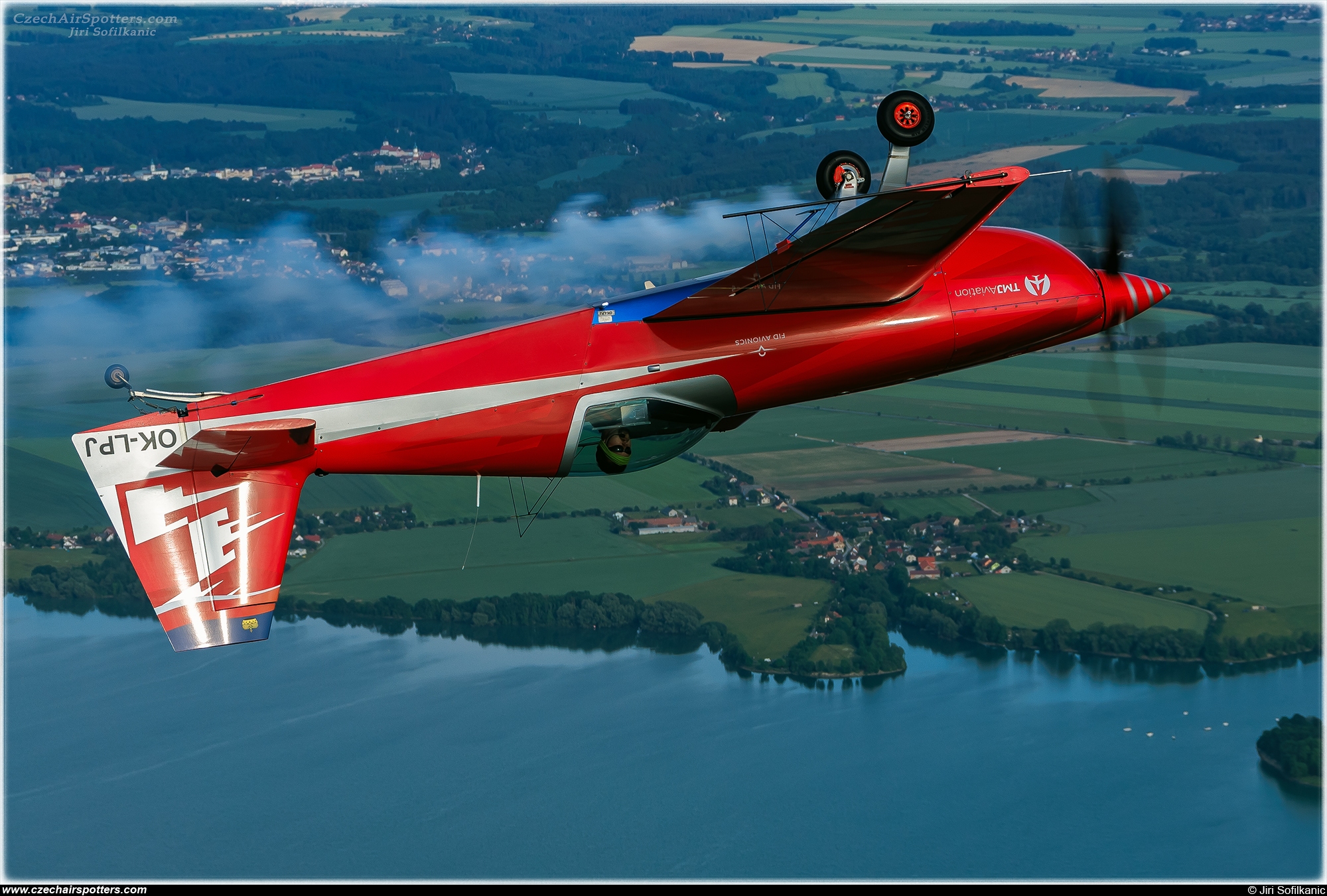 Future Vehicles – Extra EA-330SC OK-LPJ