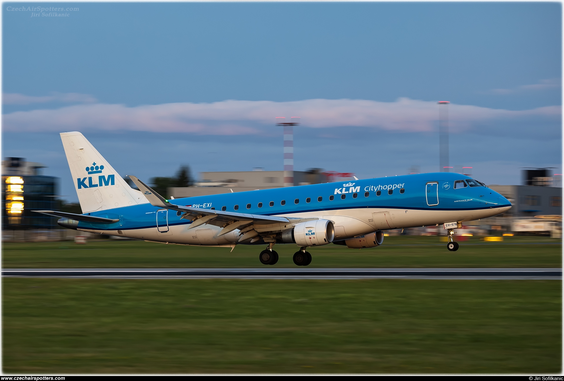 KLM Cityhopper – Embraer ERJ-175-200STD PH-EXI