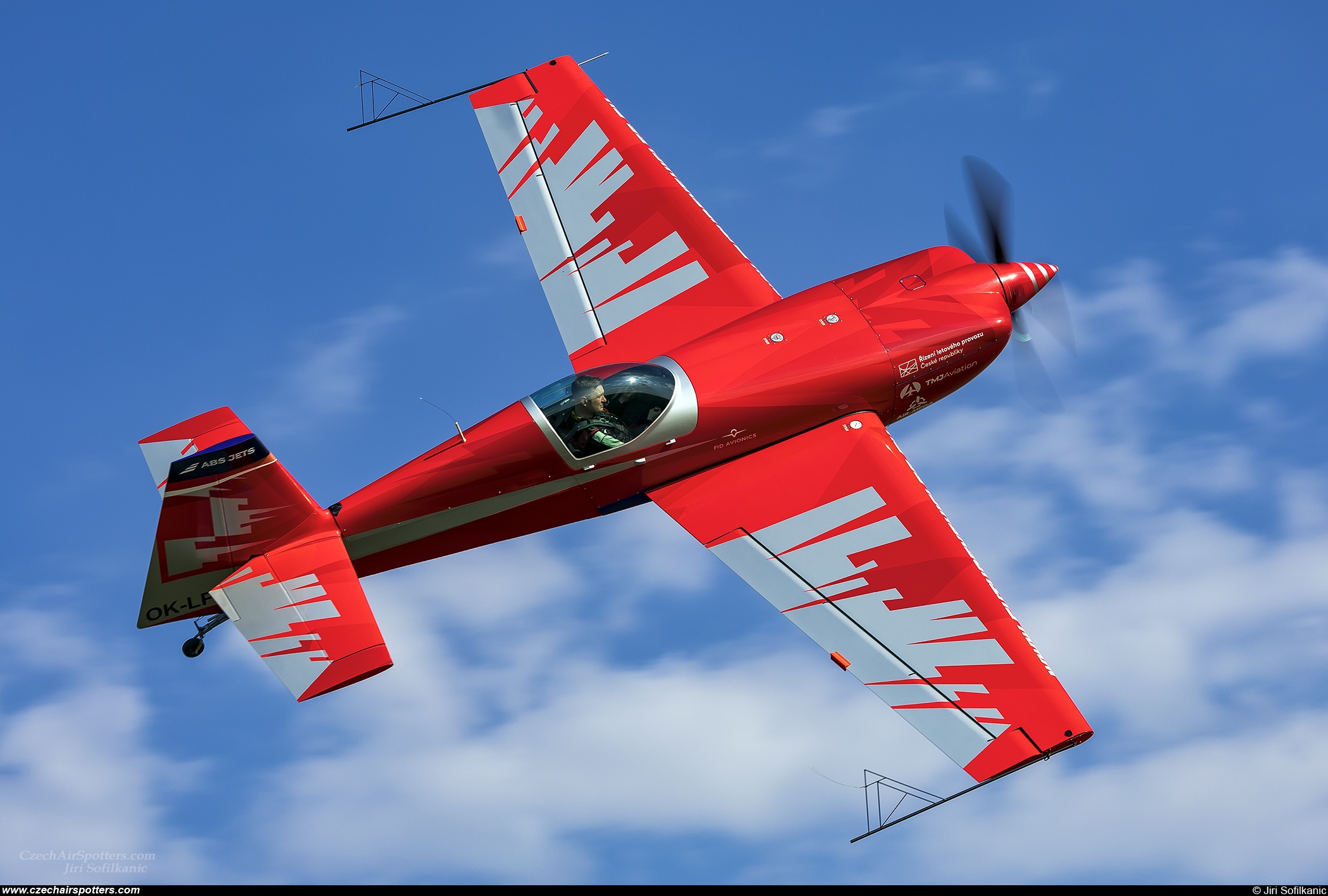 Future Vehicles – Extra EA-330SC OK-LPJ